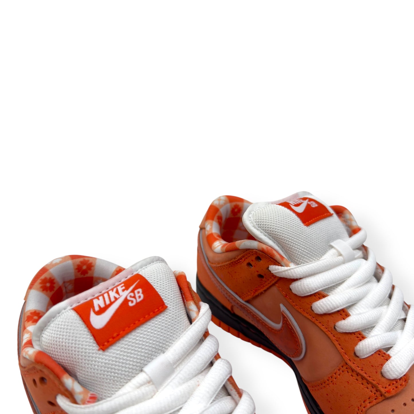 NIKE CONCEPTS X DUNK SB LOW TOP SNEAKER ORANGE LOBSTER UK5