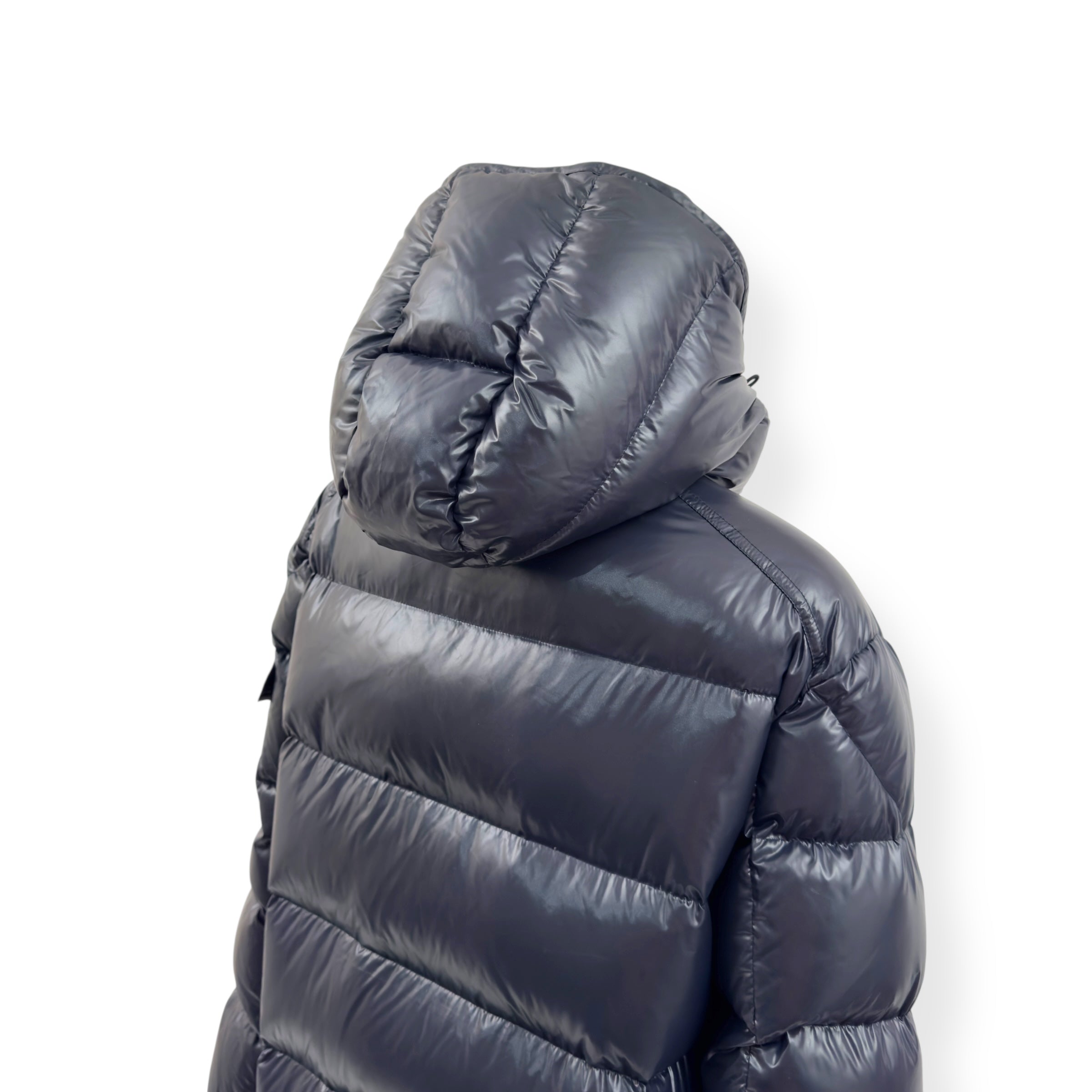 MONCLER MAYA HOODED SHORT DOWN PUFFER JACKET NAVY 5 / XL