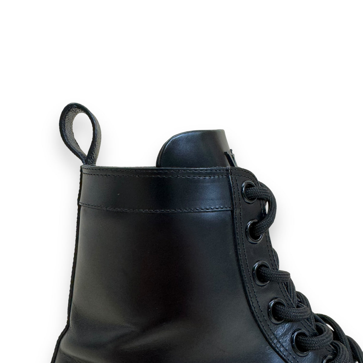 LOUIS VUITTON BARAQUE LEATHER RANGER BOOTS BLACK UK10