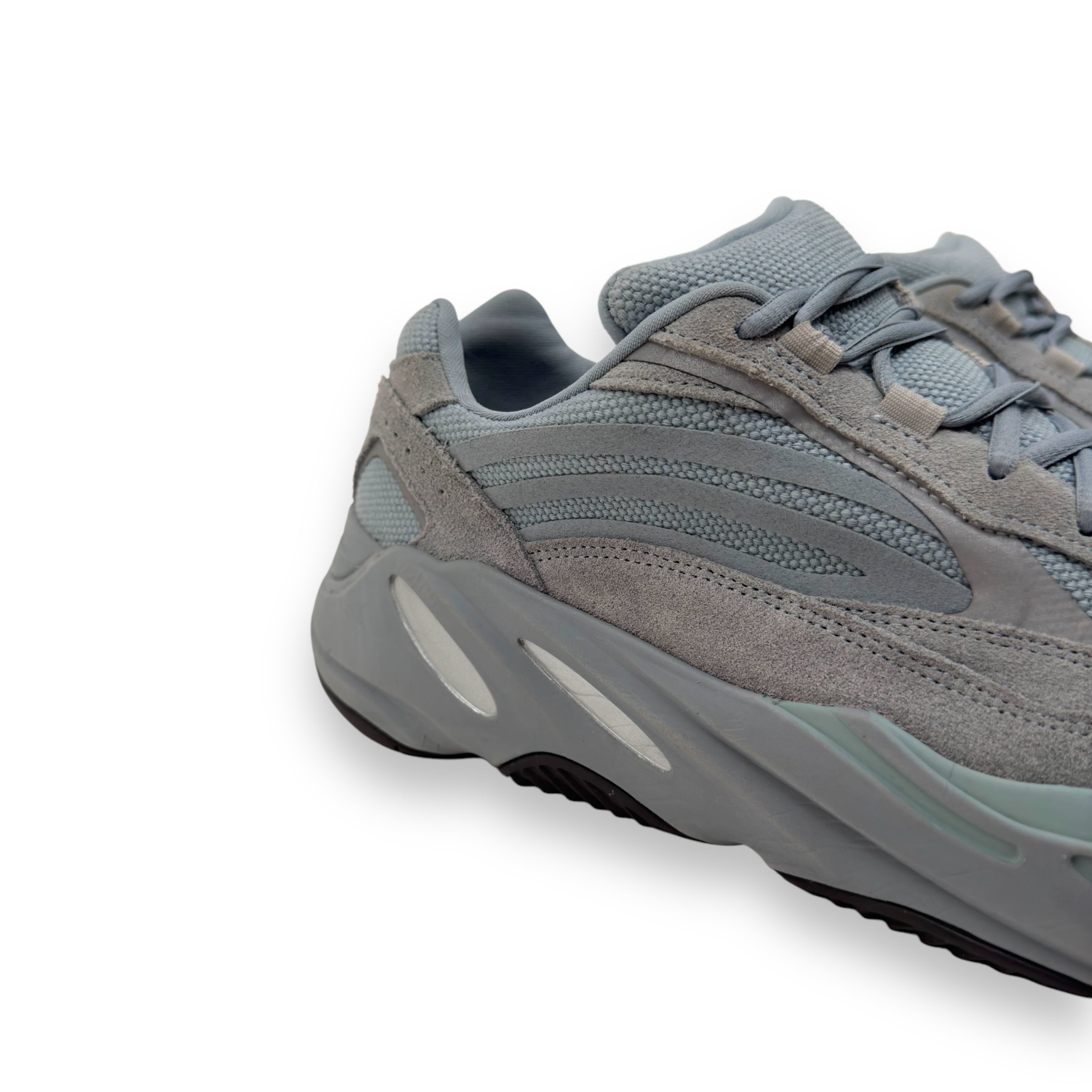 ADIDAS YEEZY BOOST 700 V2 SNEAKER HOSPITAL BLUE UK11