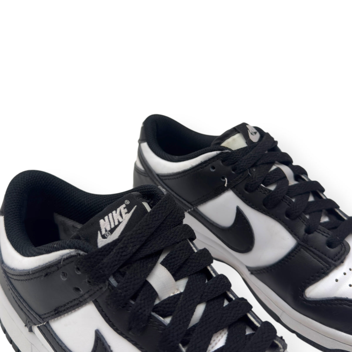 NIKE DUNK LOW TOP SNEAKER PANDA UK5