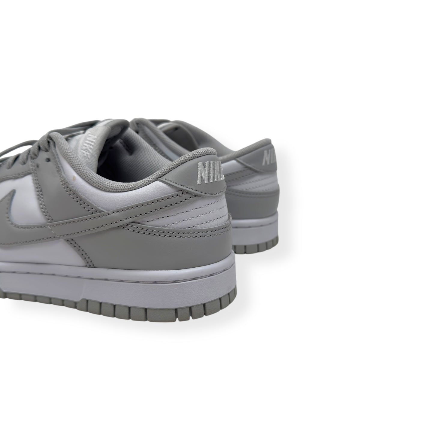 NIKE DUNK LOW TOP SNEAKER GREY UK7