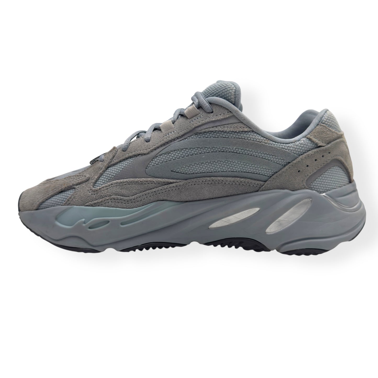 YEEZY BOOST 700 V2 SNEAKER HOSPITAL BLUE UK9.5