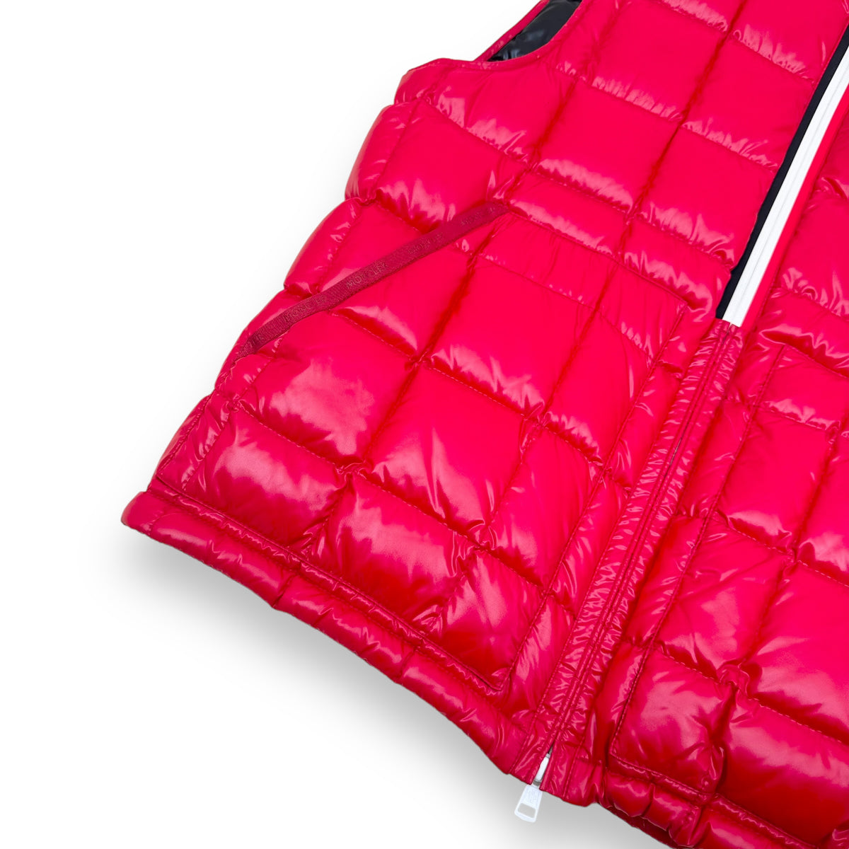 MONCLER DENAIN SQUARE-QUILTED PUFFER VEST RED / BLACK M