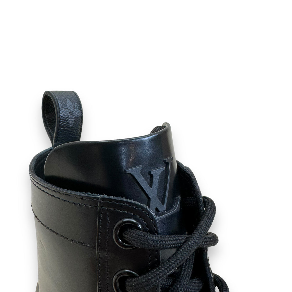 LOUIS VUITTON BARAQUE LEATHER RANGER BOOTS BLACK UK10