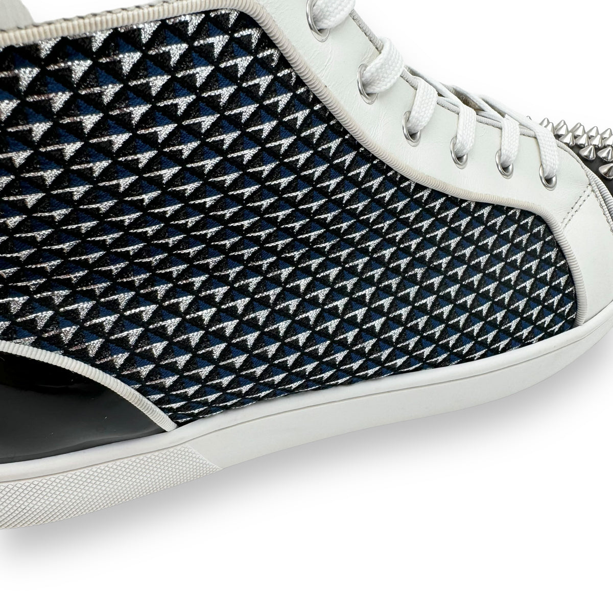 CHRISTIAN LOUBOUTIN LOUIS JUNIOR SPIKES HIGH TOP SNEAKER WHITE / NAVY UK11