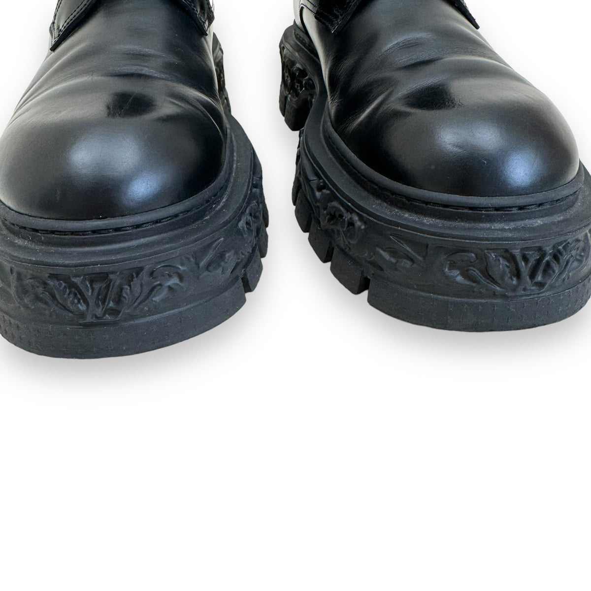 LOUIS VUITTON BARAQUE LEATHER RANGER BOOTS BLACK UK10