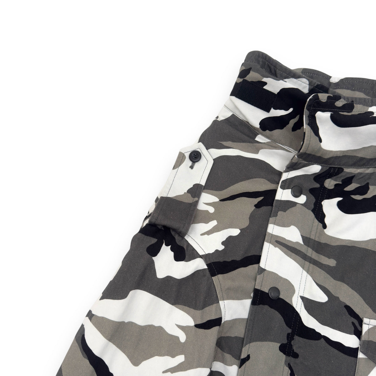 BALENCIAGA OVERSIZED OFF THE SHOULDER SNOW CAMO JACKET WHITE / BLACK XS