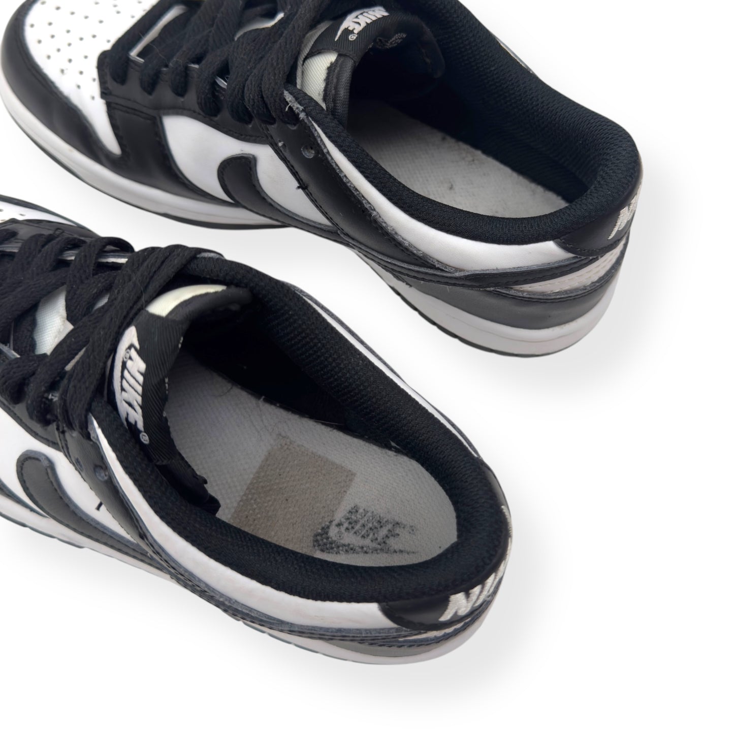 NIKE DUNK LOW TOP SNEAKER PANDA UK5