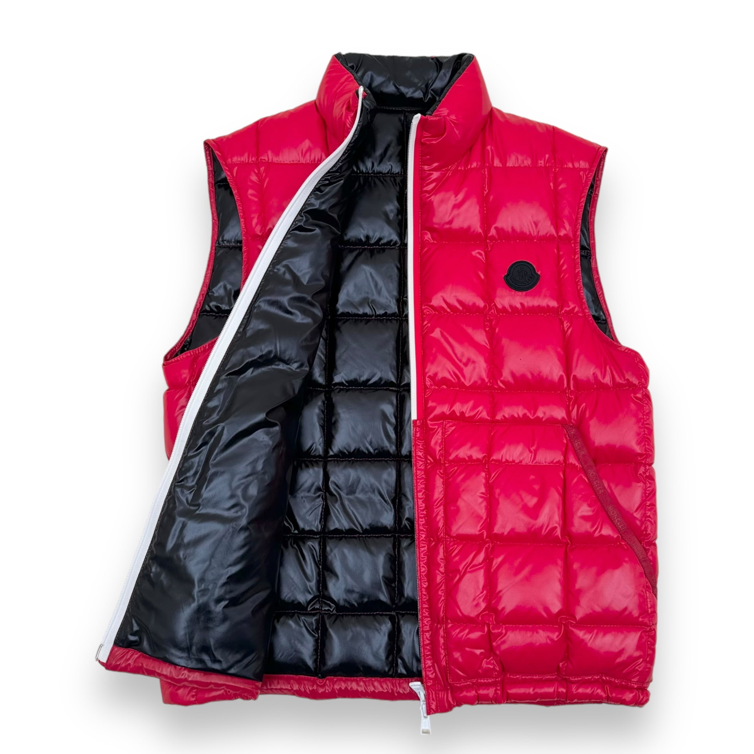 MONCLER DENAIN SQUARE-QUILTED PUFFER VEST RED / BLACK M