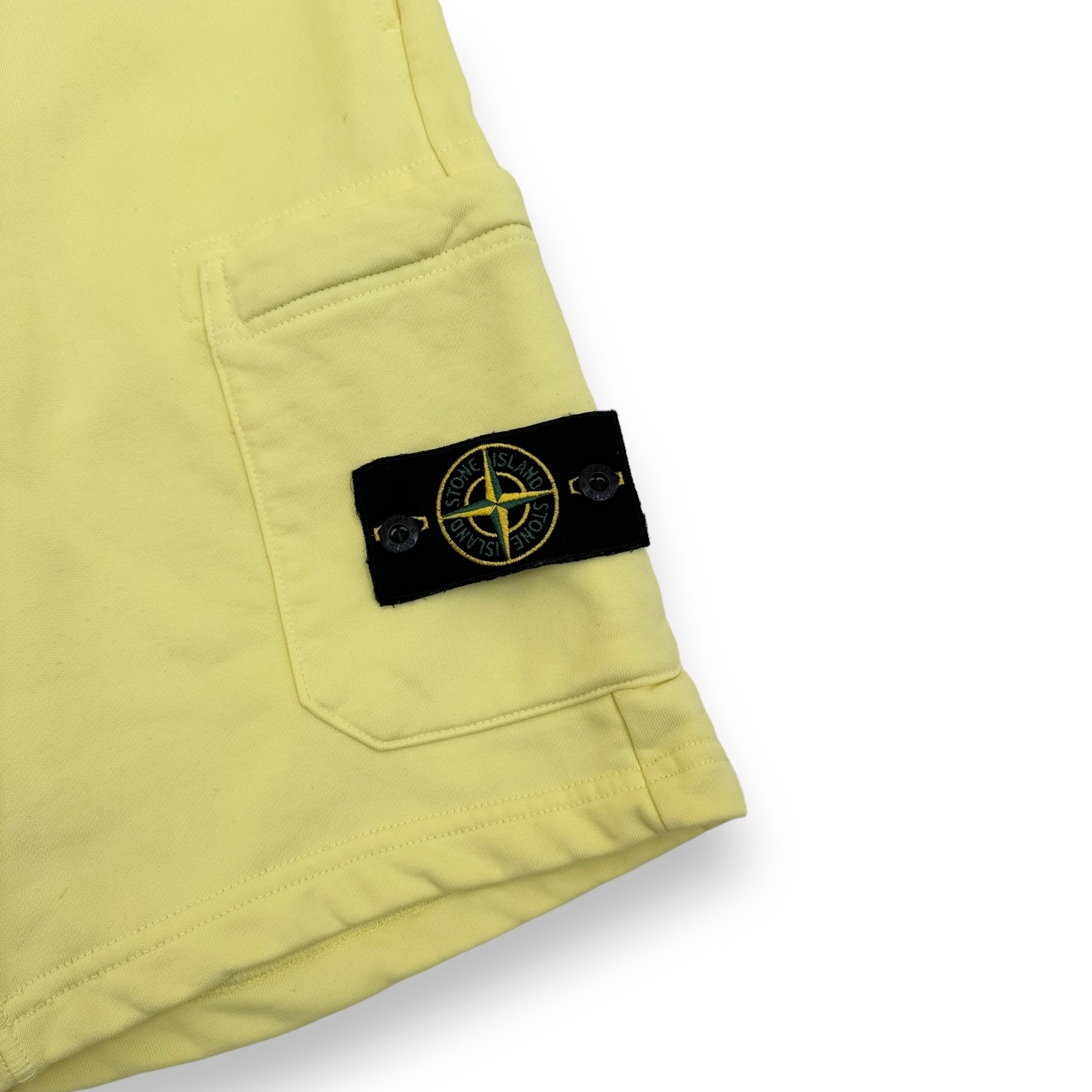 STONE ISLAND SWEAT SHORTS YELLOW L
