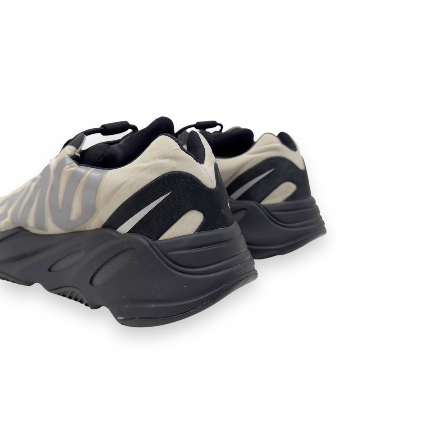 ADIDAS YEEZY BOOST 700 MNVN SNEAKER BONE UK10.5