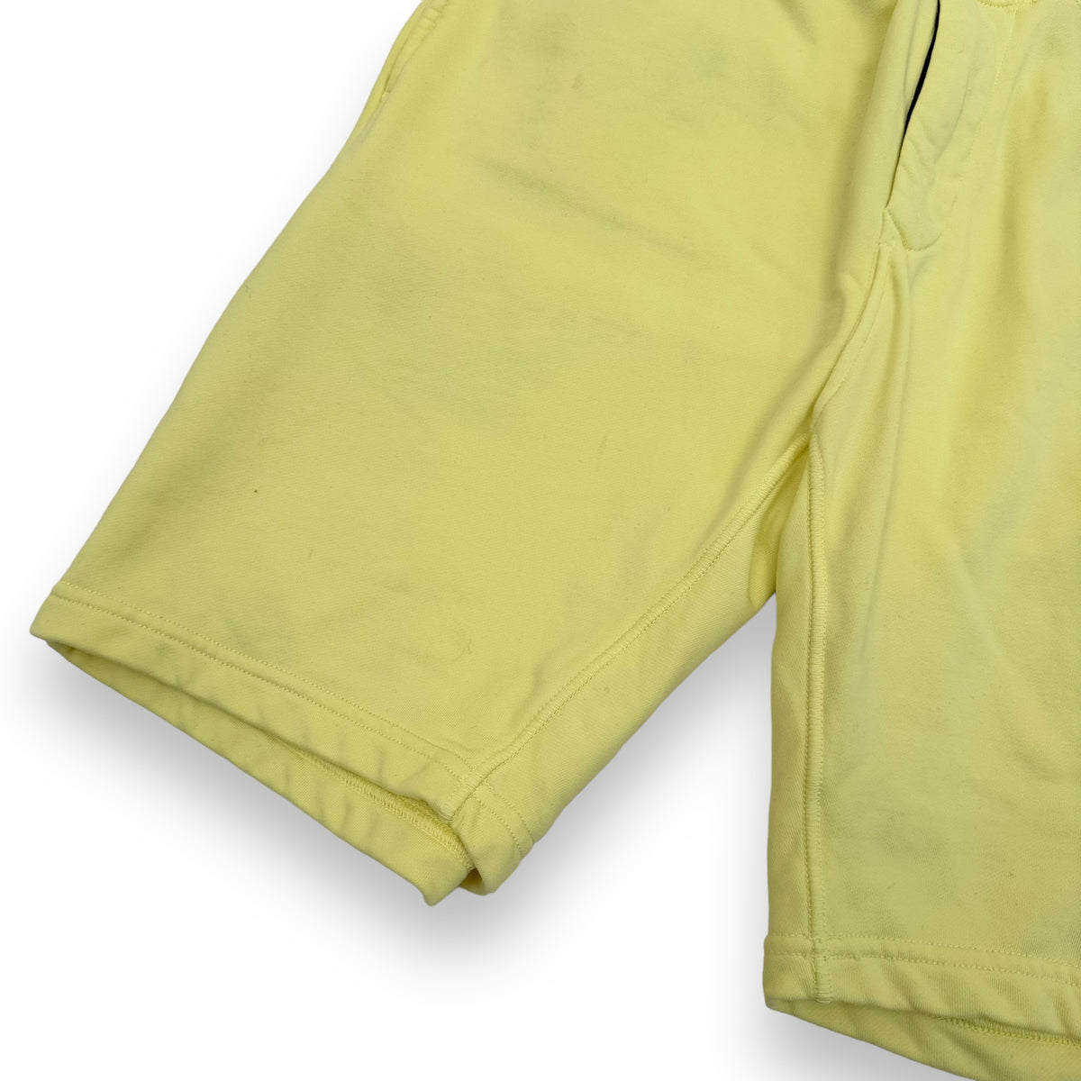 STONE ISLAND SWEAT SHORTS YELLOW L