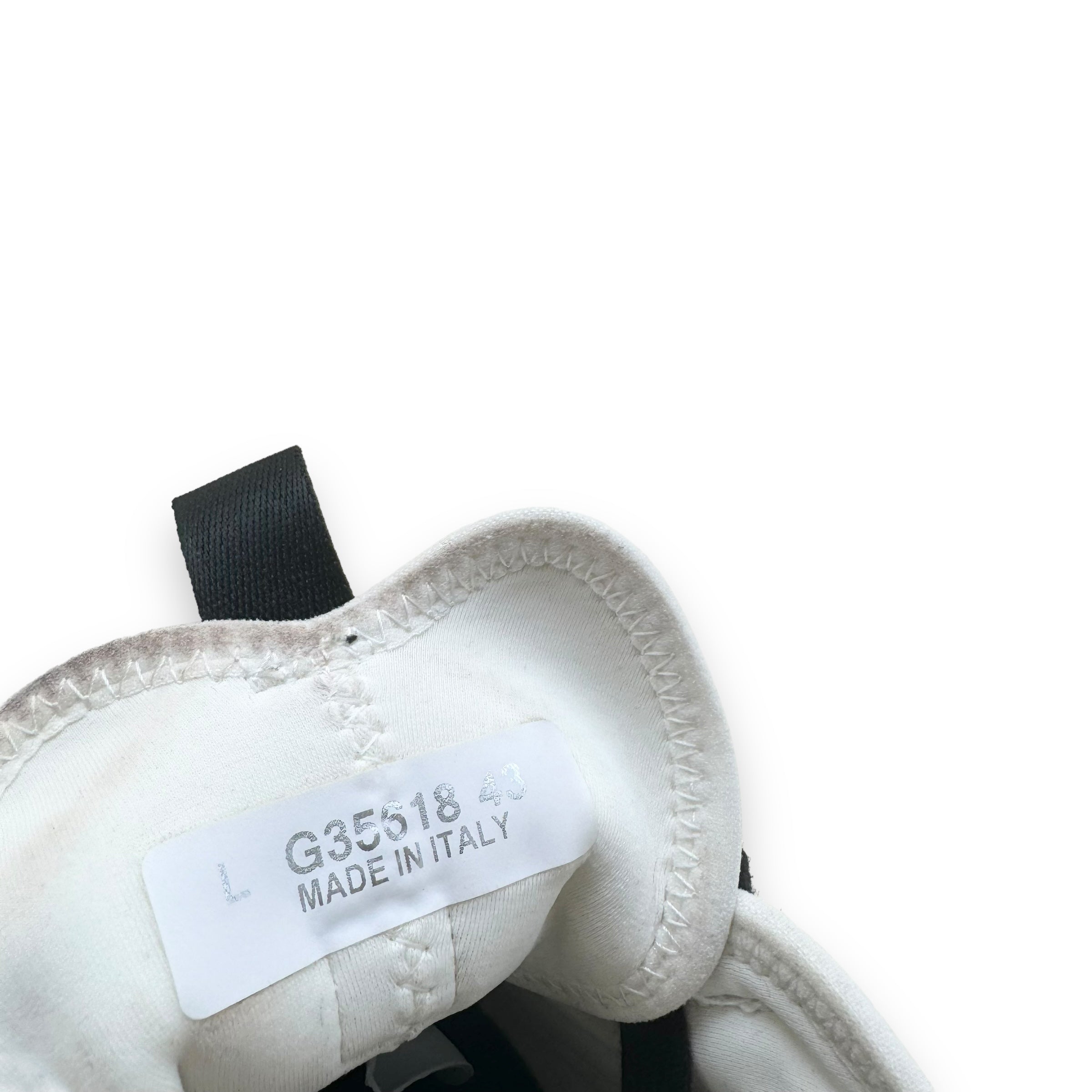 CHANEL NEOPRENE / LEATHER CC LOW TOP SNEAKER WHITE / IVORY UK9