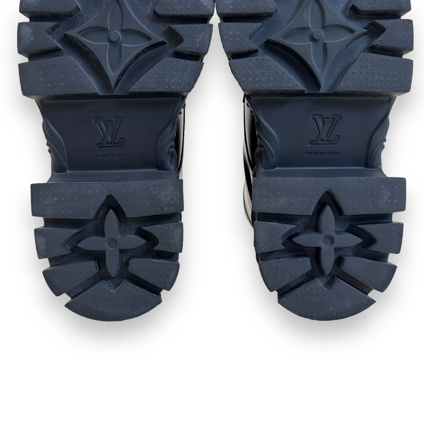 LOUIS VUITTON BARAQUE LEATHER RANGER BOOTS BLACK UK10