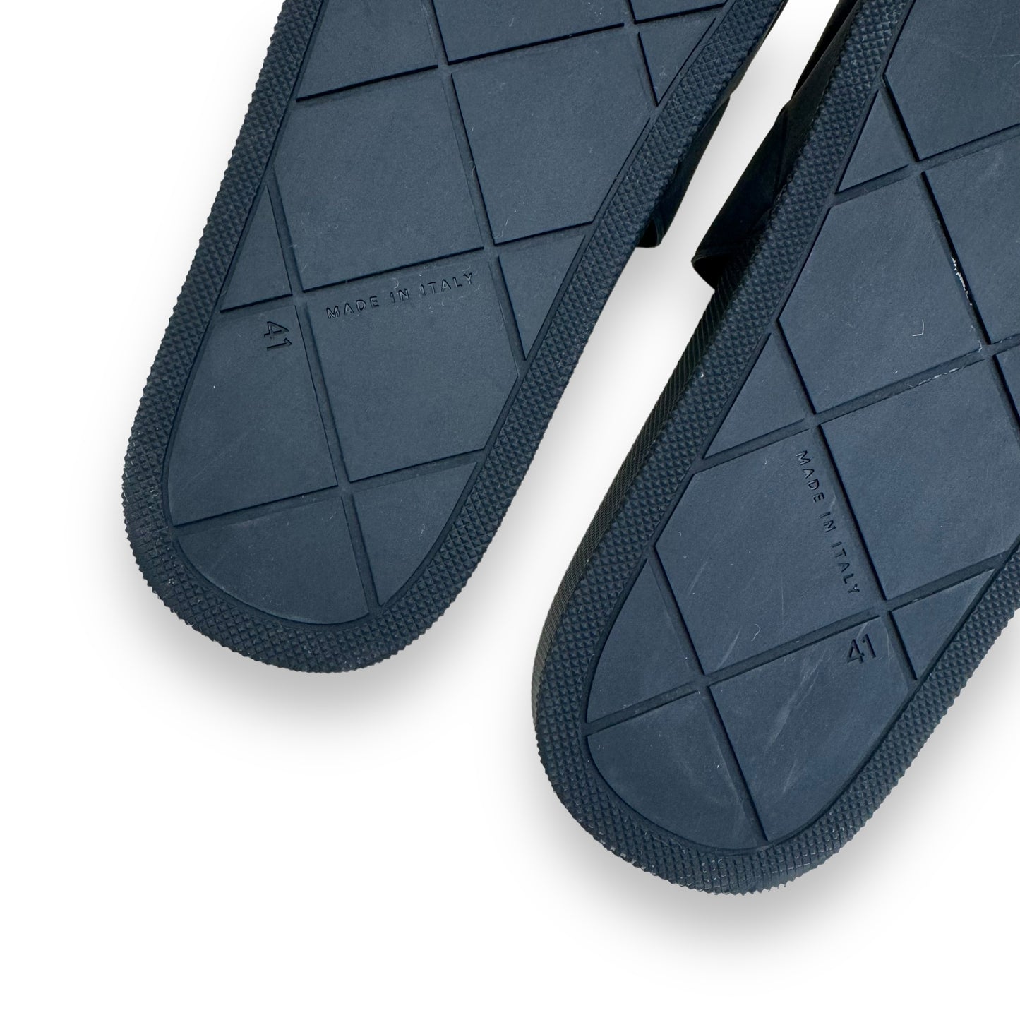 BOTTEGA VENETA QUILTED SLIDES BLACK UK7