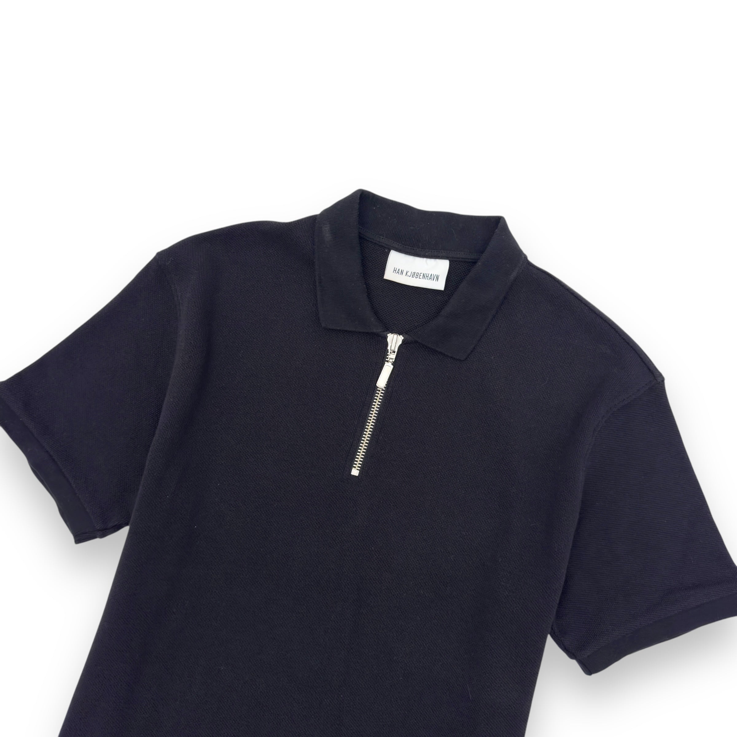 HAN KJØBENHAVN ZIP POLO SHIRT BLACK XL