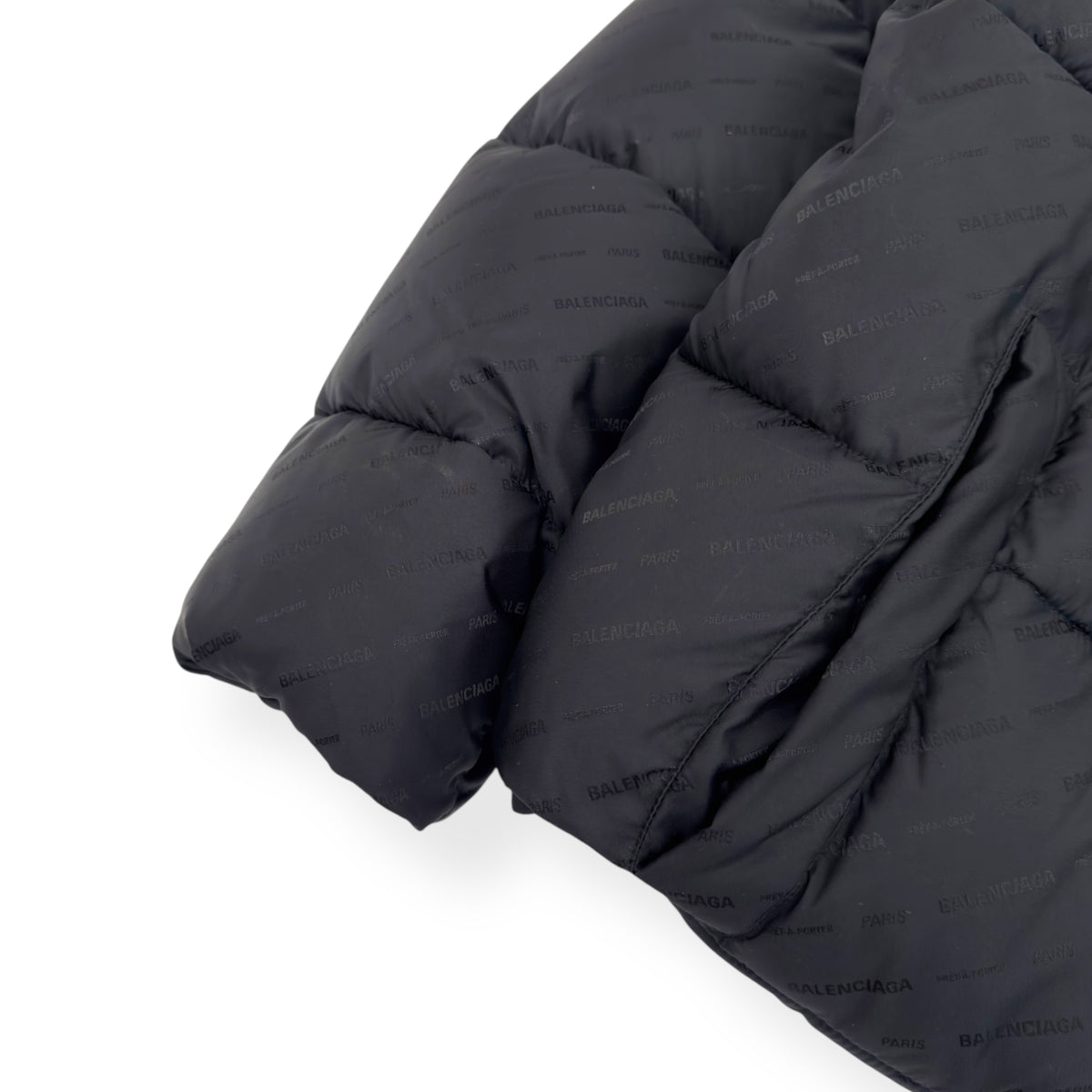 BALENCIAGA OVERSIZED QUILTED LOGO-JACQUARD SHELL PUFFER JACKET BLACK 46 / XS