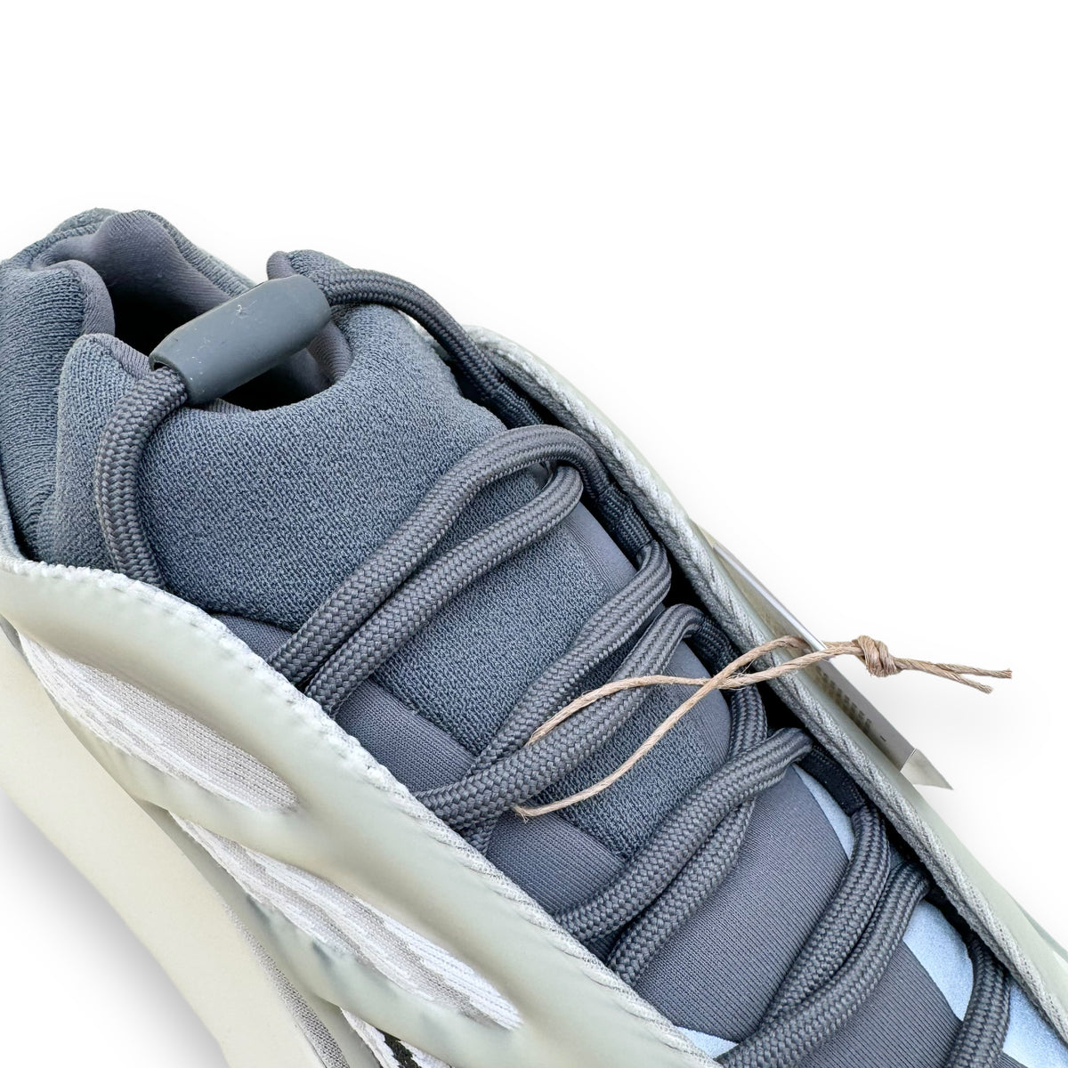 ADIDAS YEEZY 700 SNEAKER FADE SALT UK9.5
