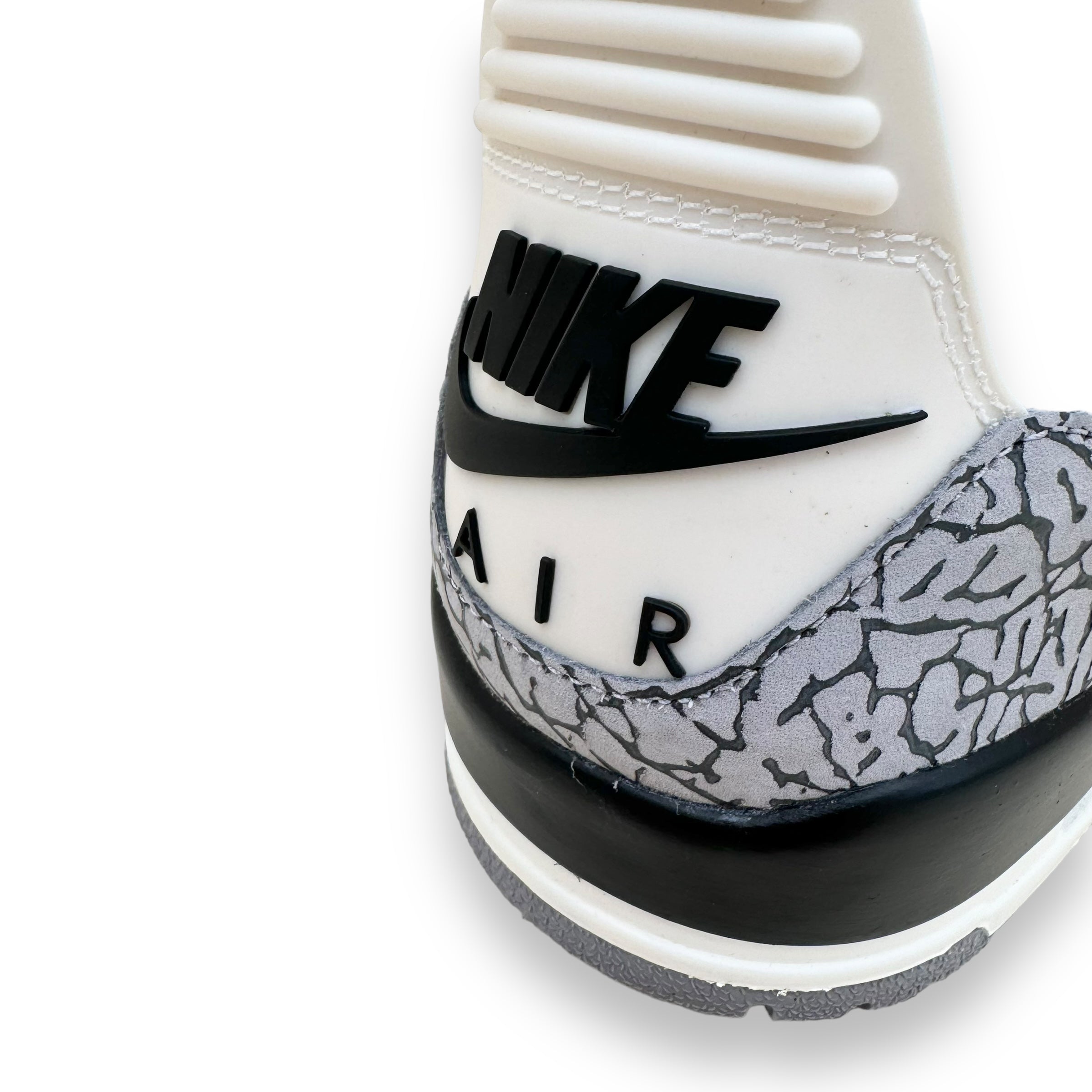 AIR JORDAN 3 RETRO SNEAKER ‘WHITE CEMENT’ UK10