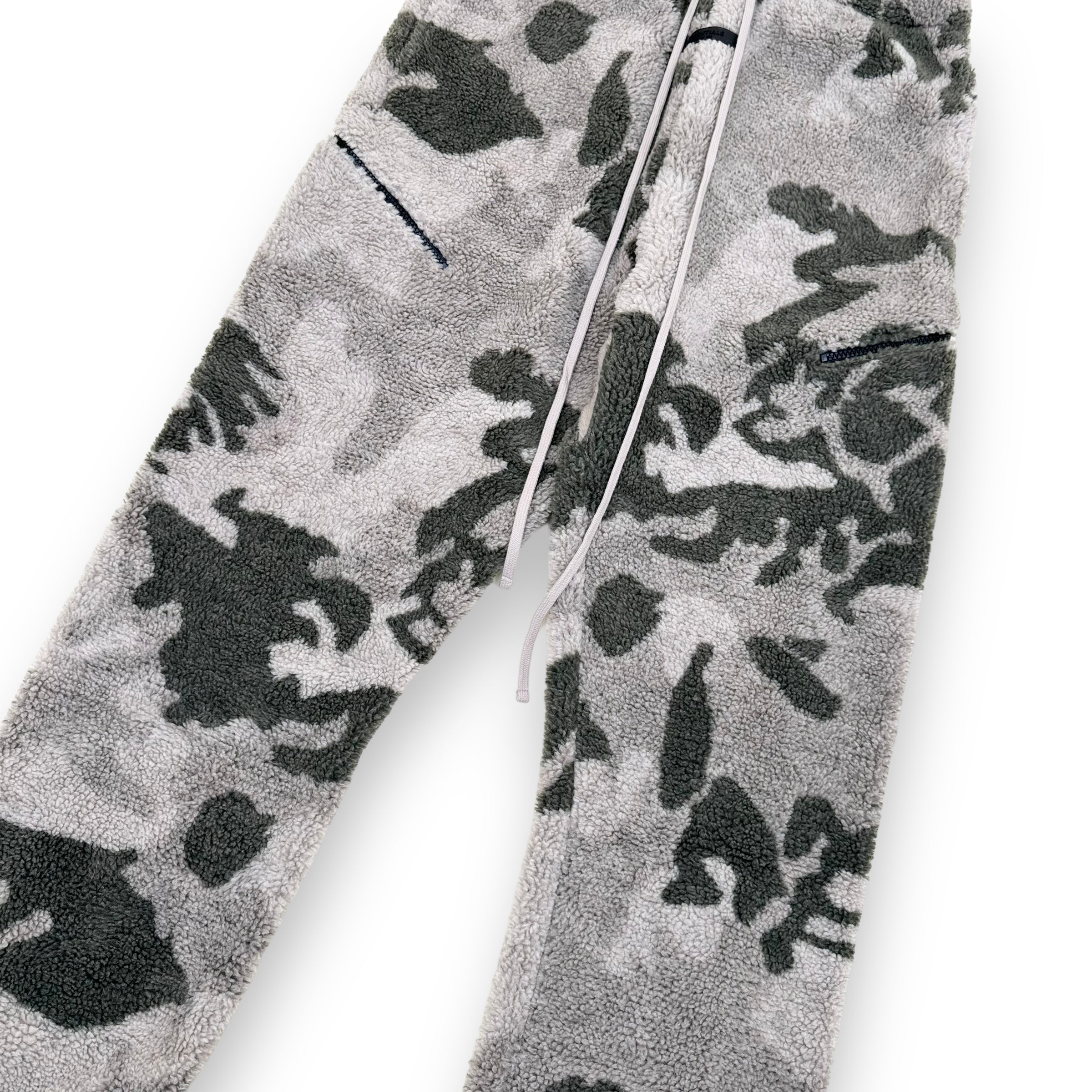 ESSENTIALS FOG RELAXED FIT POLAR FLEECE BOTTOMS GREY CAMO XL