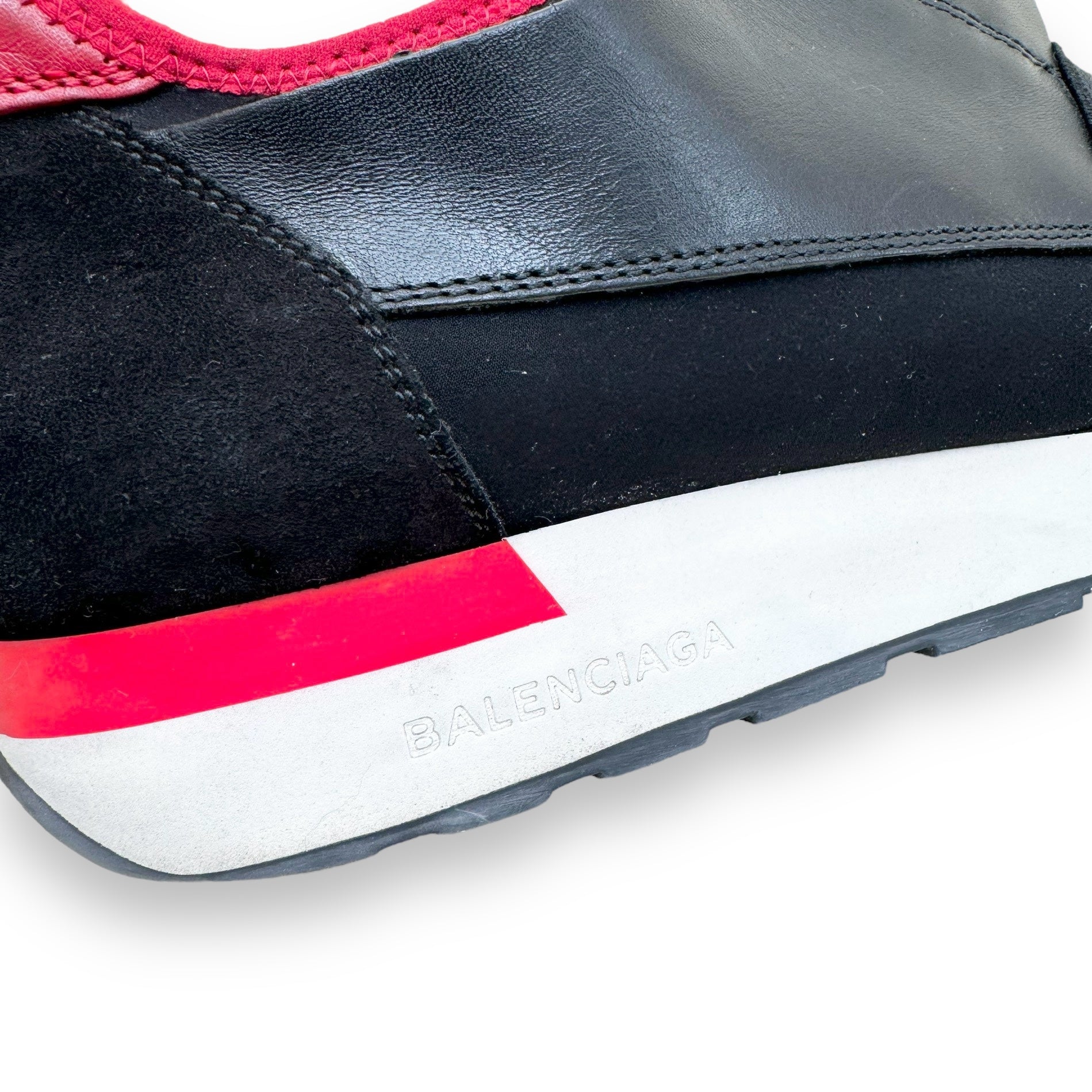 BALENCIAGA LEATHER / MESH RACE RUNNER SNEAKER BLACK / RED UK9