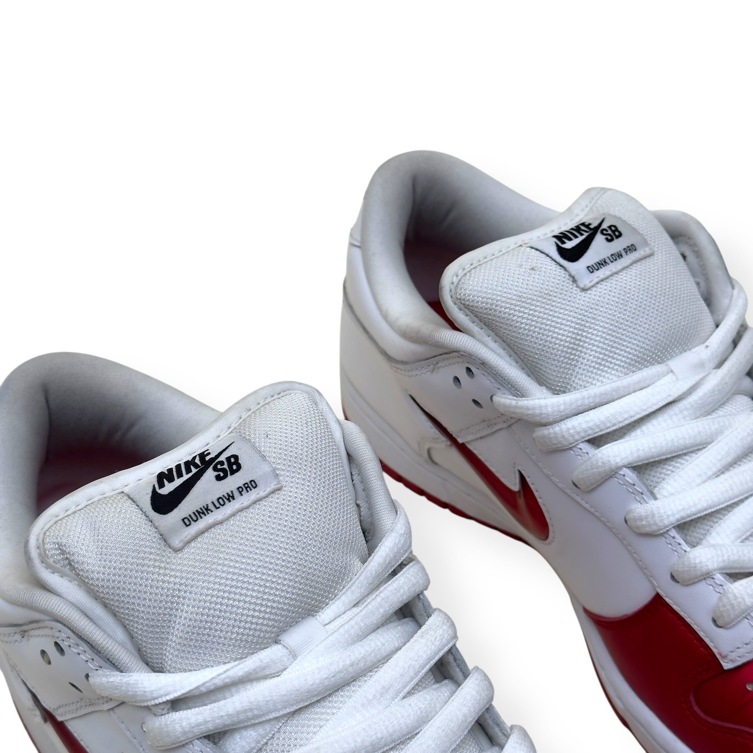NIKE X SUPREME SB DUNK LOW TOP SNEAKER JEWEL SWOOSH UK9