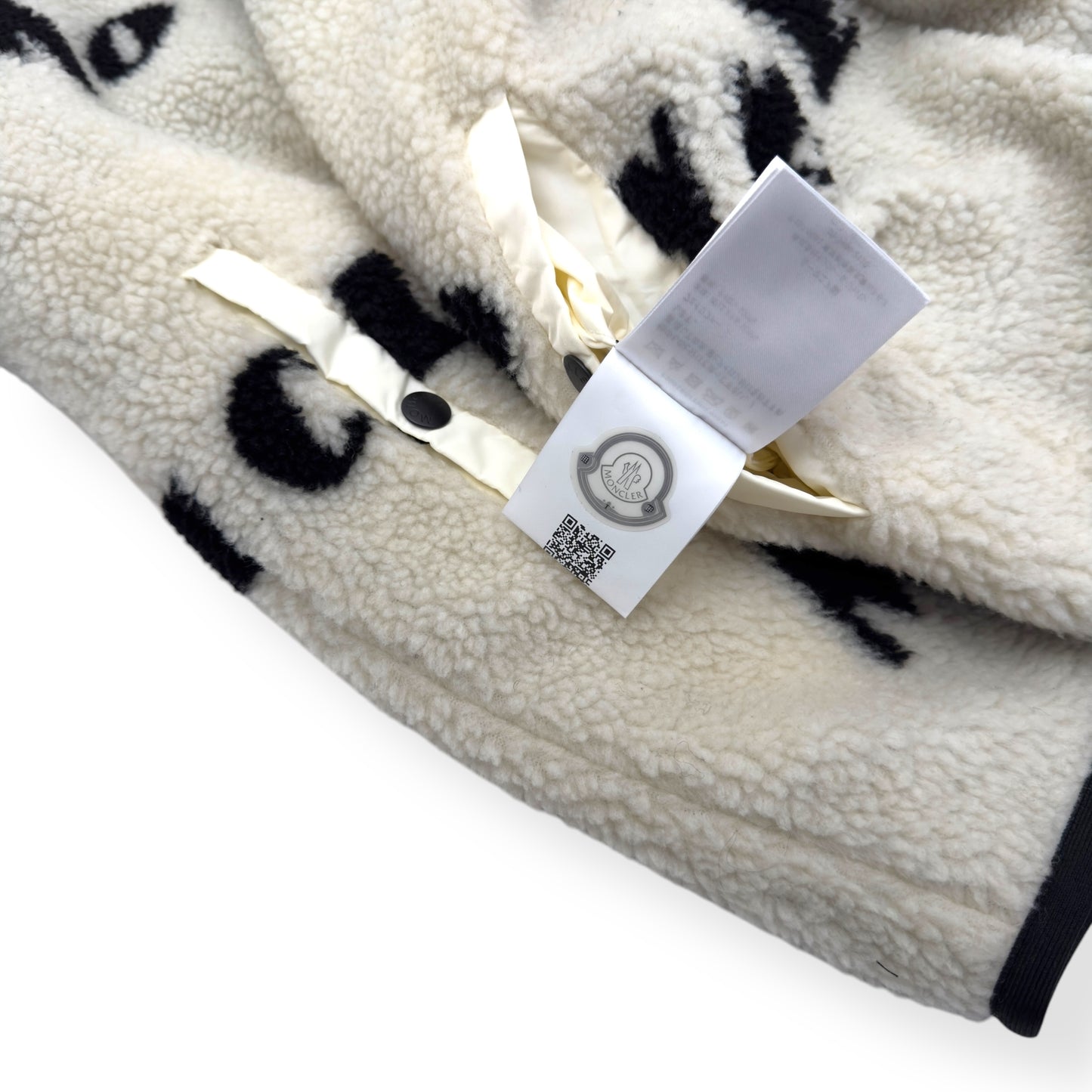 MONCLER REVERSIBLE ALL OVER LOGO FLEECE JACKET WHITE / BLACK S