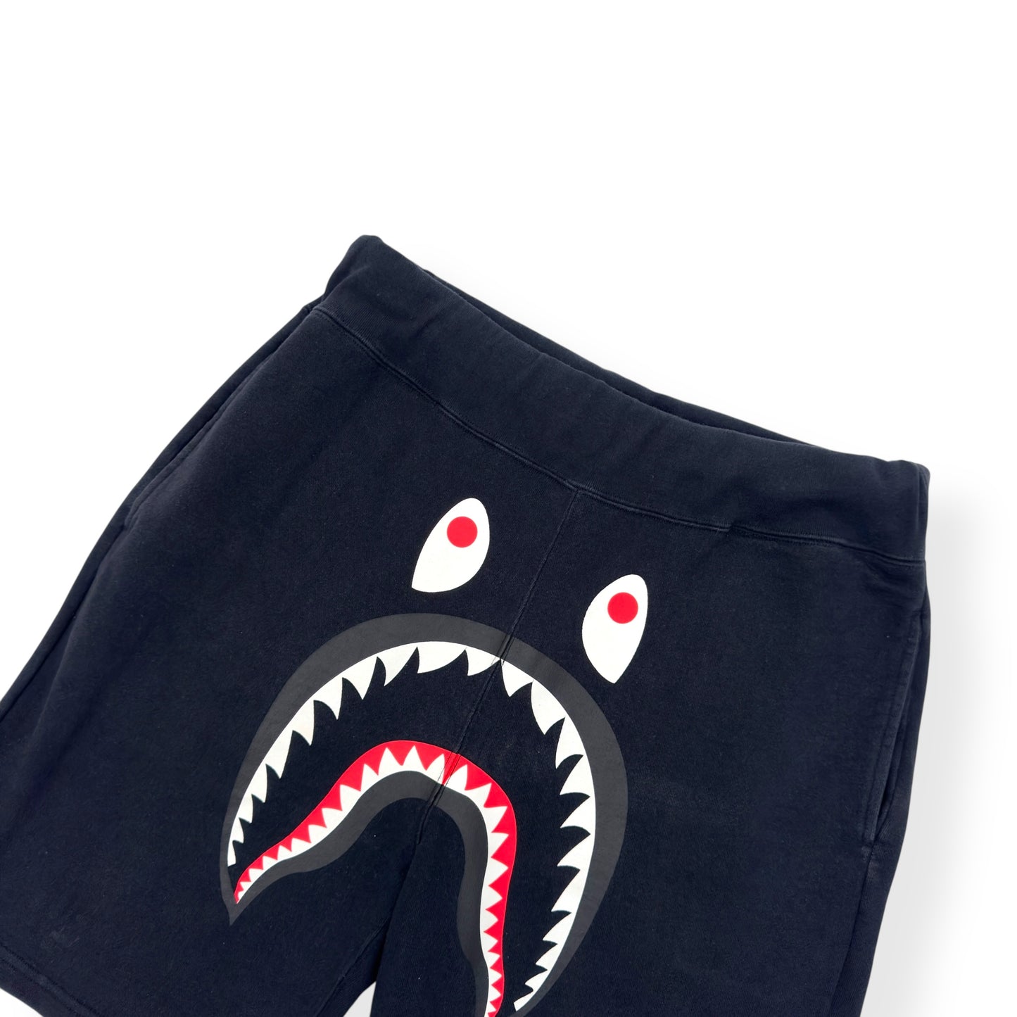 A BATHING APE SHARK SWEAT SHORTS BLACK / WHITE / RED L