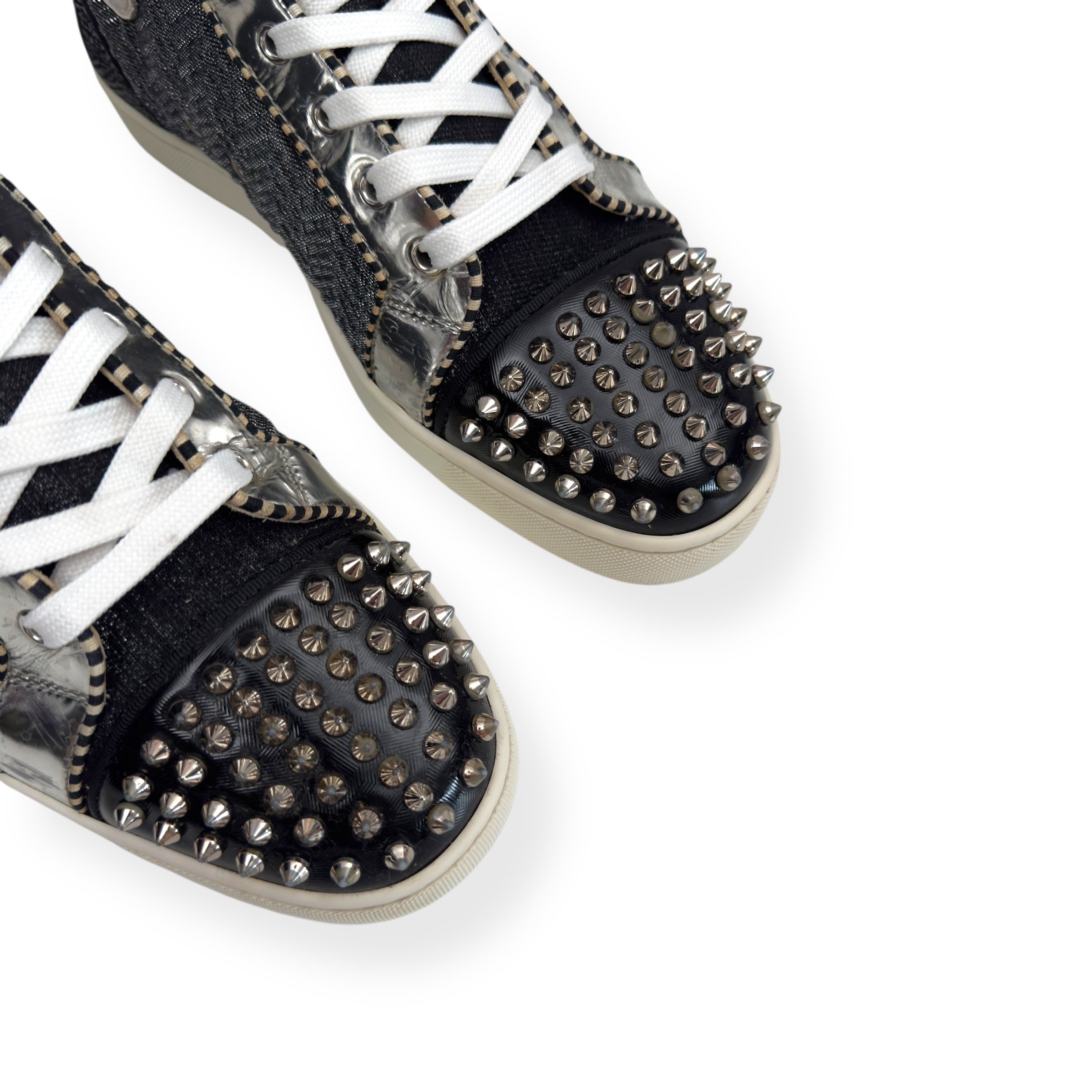 CHRISTIAN LOUBOUTIN LOW SPIKES ORLATO HIGH TOP SNEAKER BLACK / WHITE / SILVER 42 / UK8