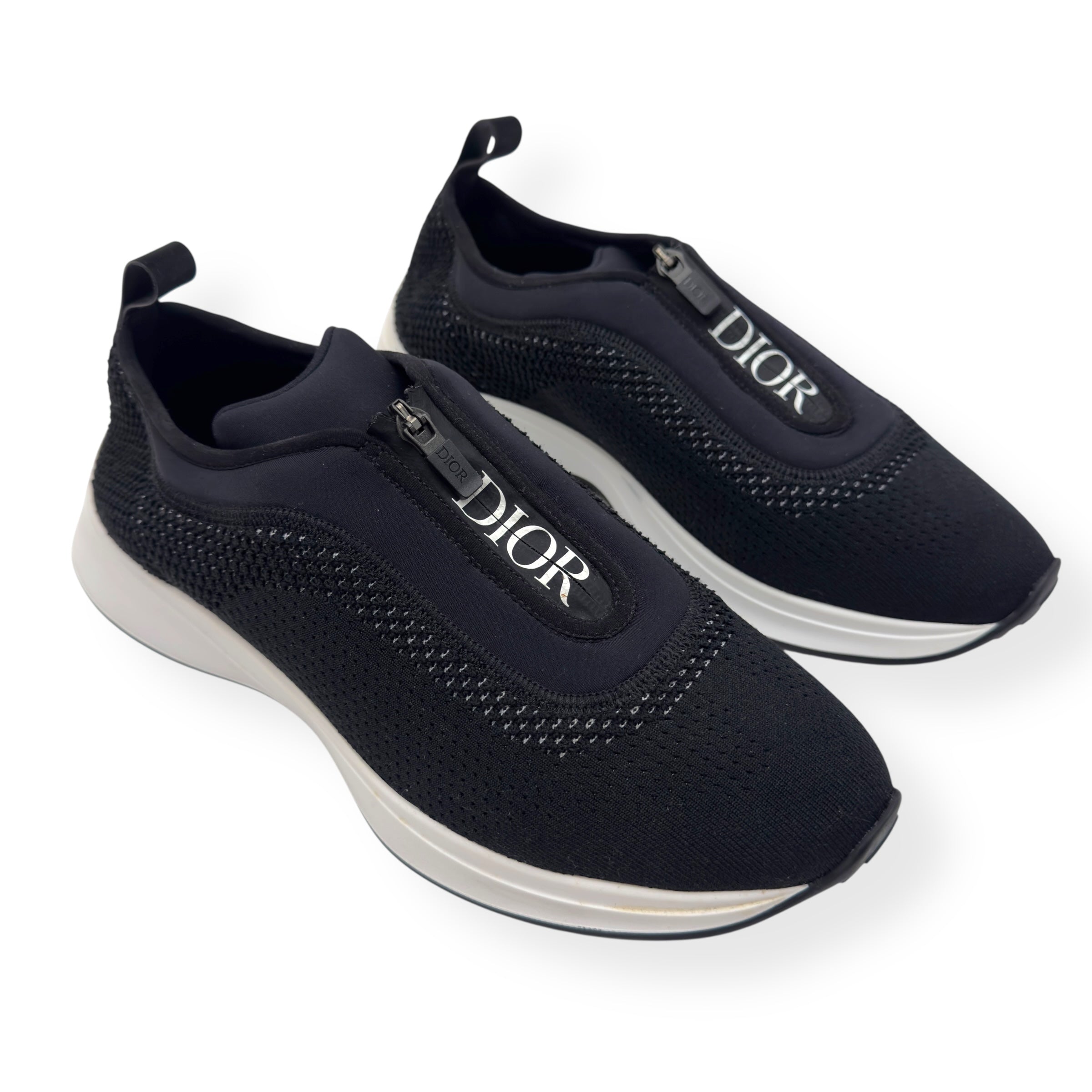 DIOR B25 LOW TOP RUNNER SNEAKER BLACK / WHITE 43 / UK9