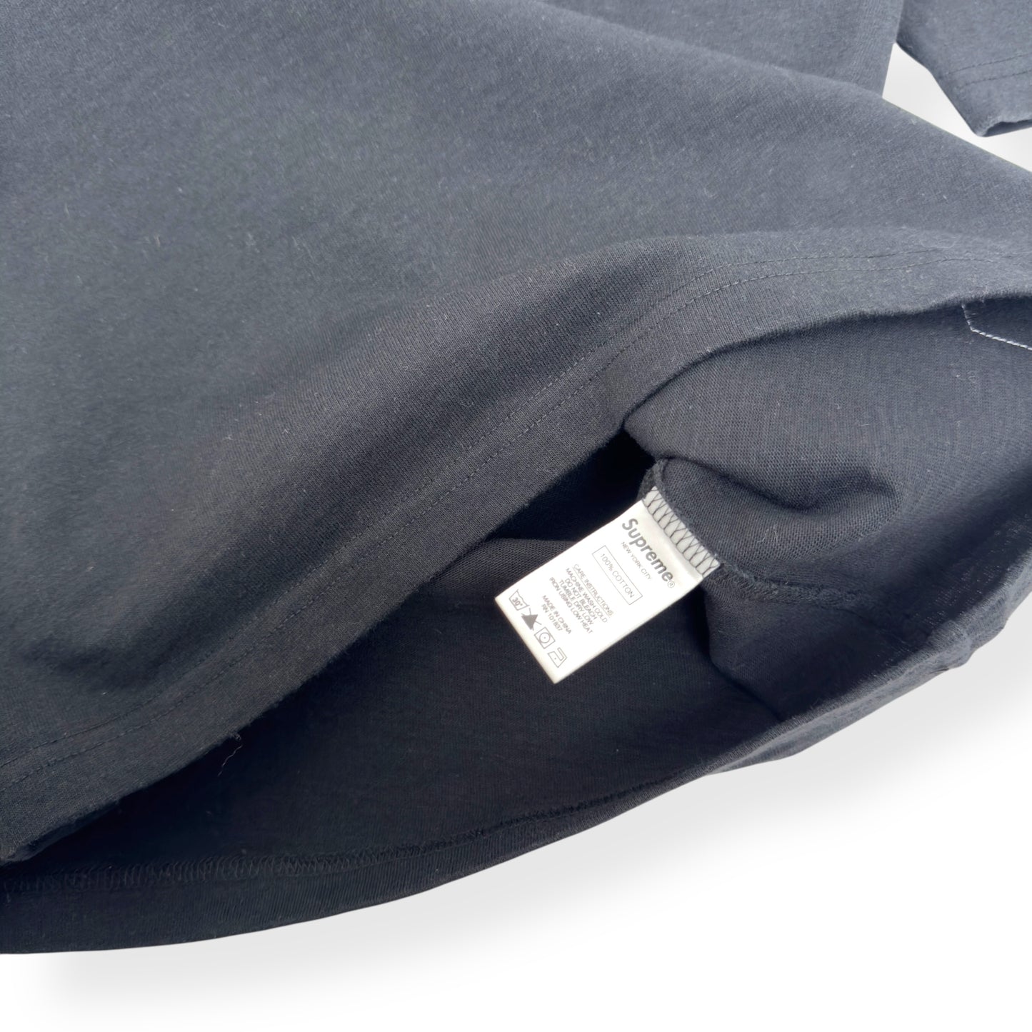 SUPREME SHOULDER ARC LOGO T-SHIRT BLACK / WHITE M