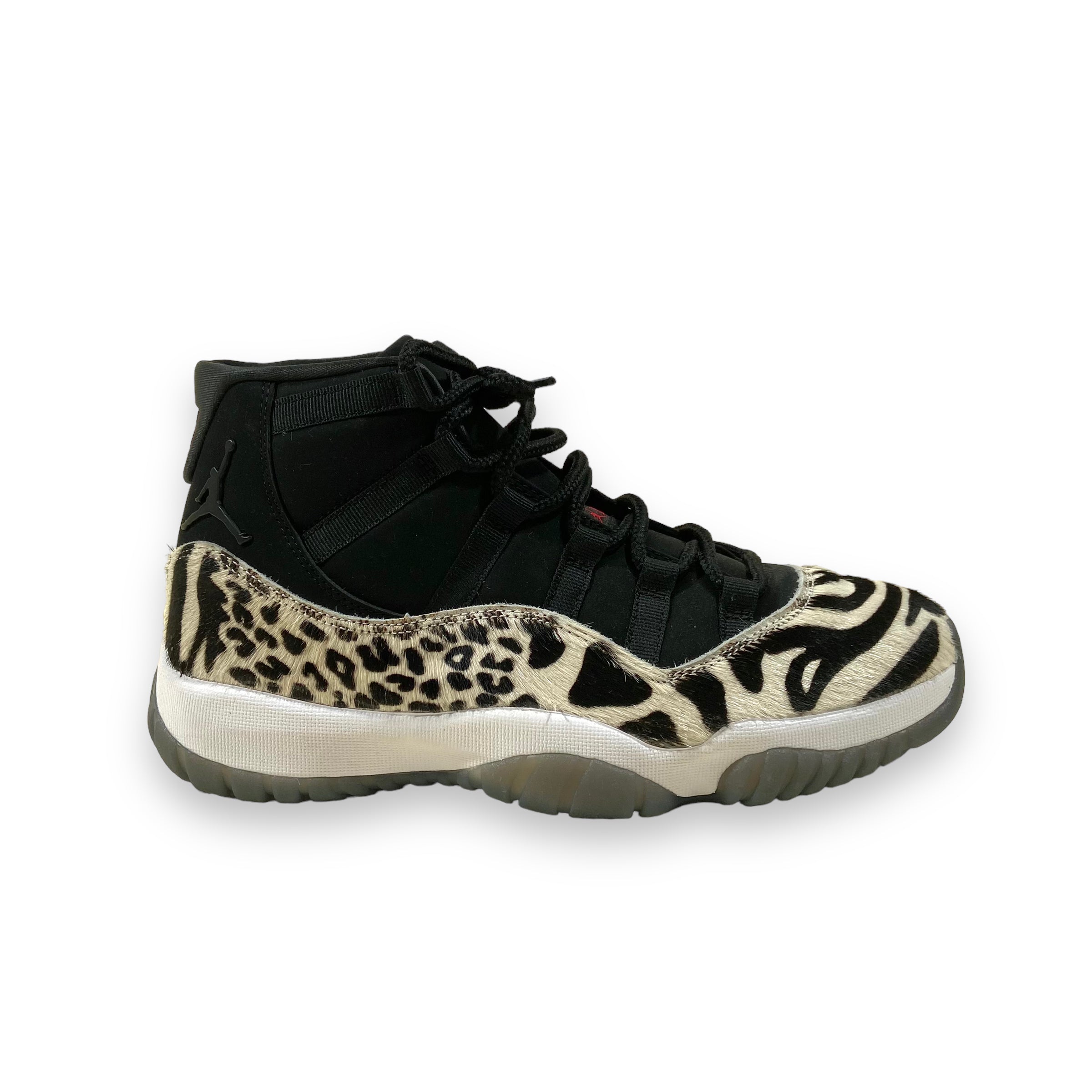 NIKE JORDAN 11’S ZEBRA UK8