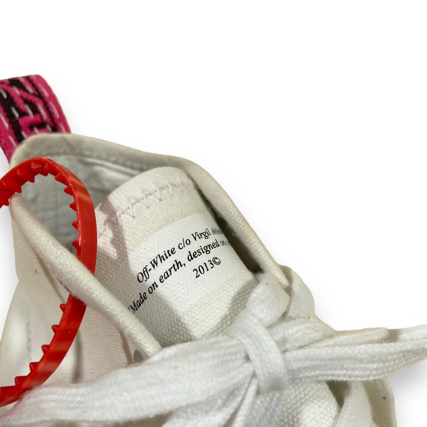 OFF WHITE ARROW PATCH HIGH TOP SNEAKERS WHITE UK10