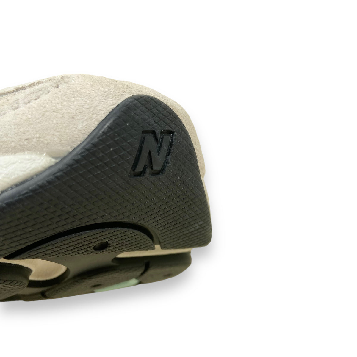 NEW BALANCE 9060 SUEDE SNEAKERS GREY UK8