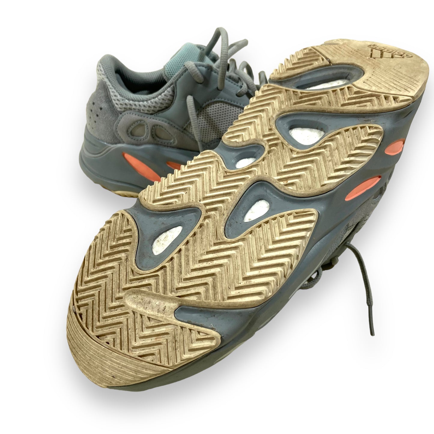 YEEZY 700 INTERTIA UK9