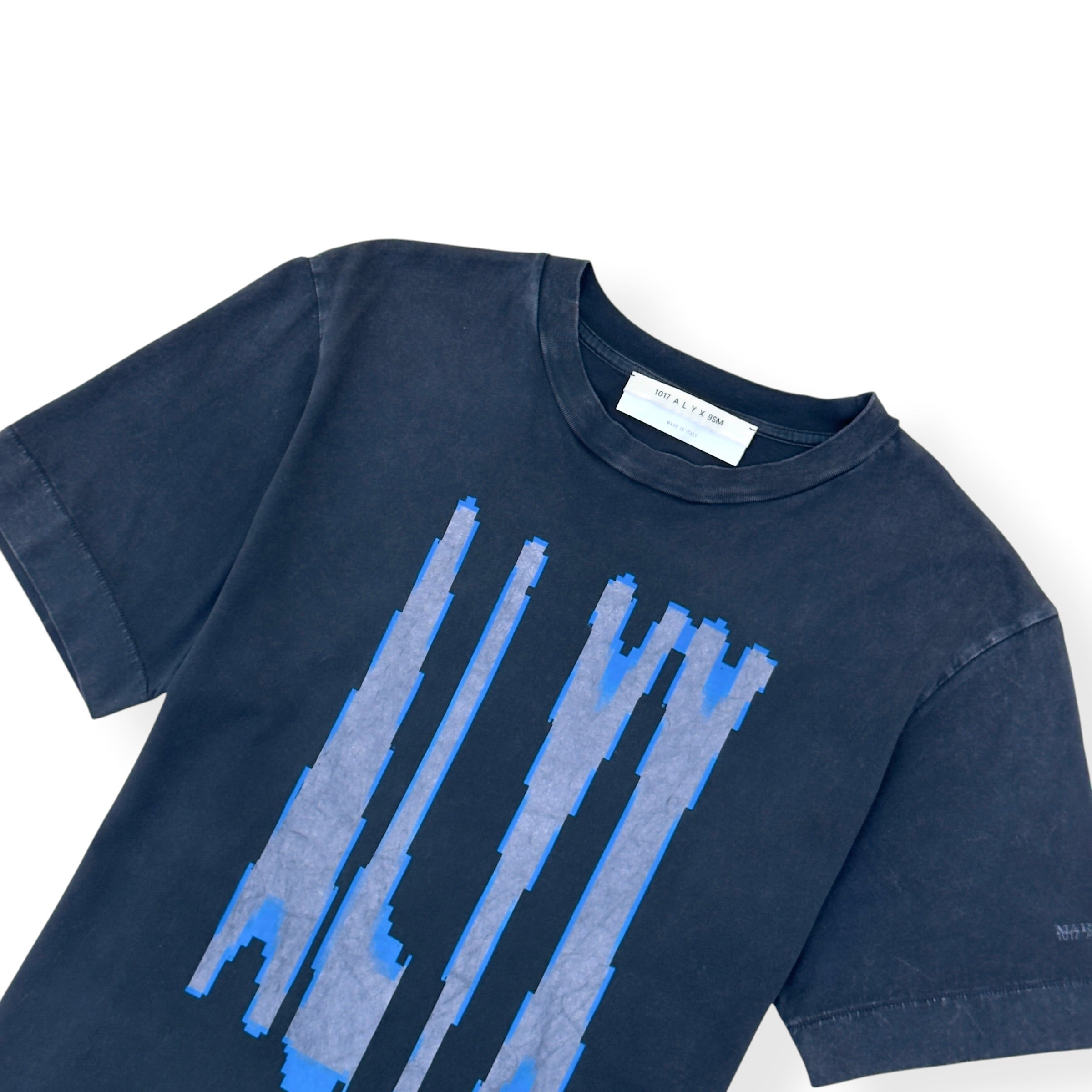 1017 ALYX 9SM GRAPHIC PRINT T-SHIRT NAVY L