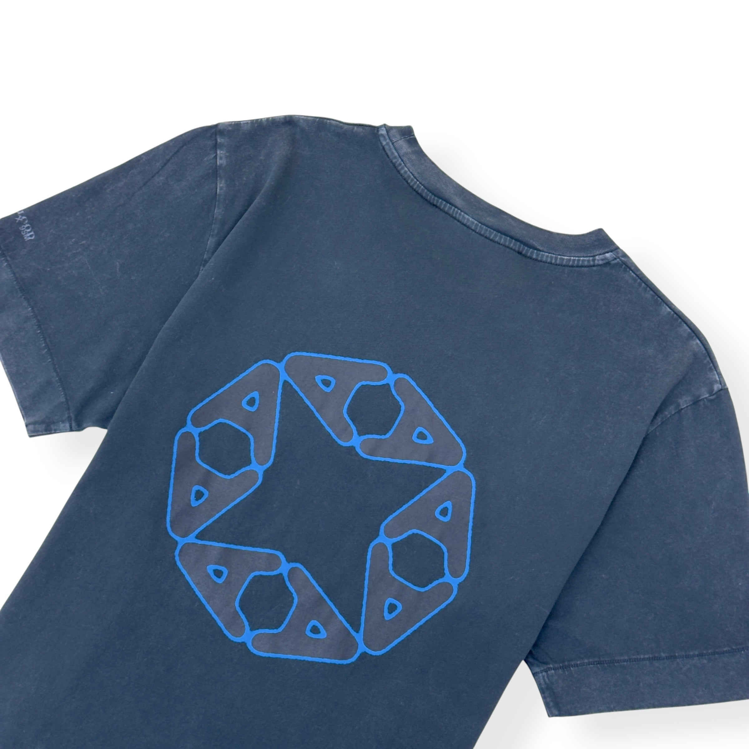 1017 ALYX 9SM GRAPHIC PRINT T-SHIRT NAVY L