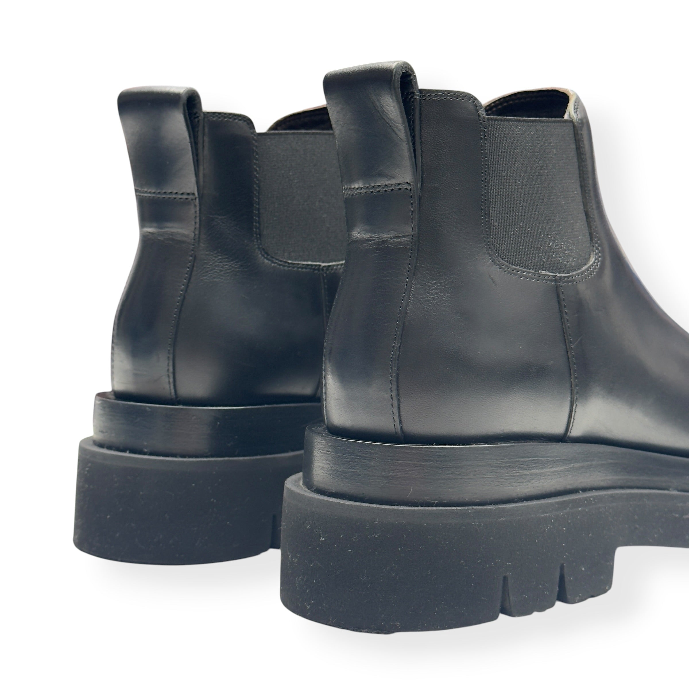 BOTTEGA VENETA LUG LEATHER CHELSEA BOOTS BLACK 37.5 / UK4.5