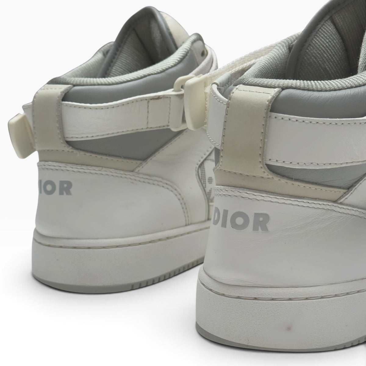 DIOR B27 HIGH TOP LEATHER SNEAKER WHITE / GREY 41 / UK7
