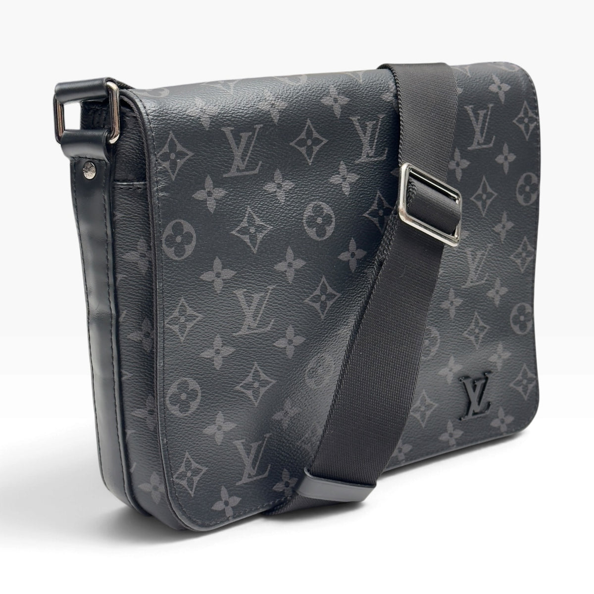 LOUIS VUITTON DISTRICT MESSENGER BAG MONOGRAM ECLIPSE BLACK PM
