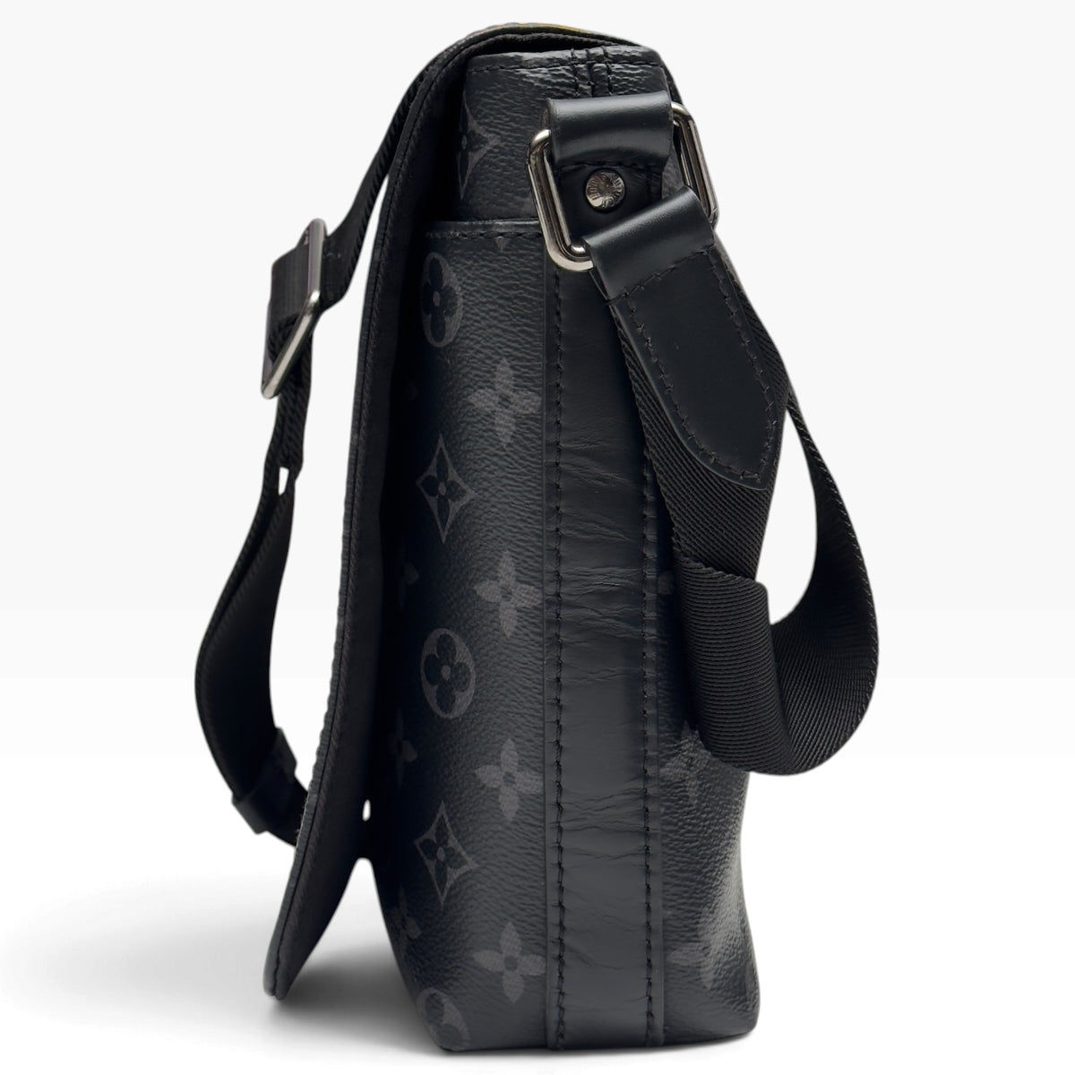 LOUIS VUITTON DISTRICT MESSENGER BAG MONOGRAM ECLIPSE BLACK PM