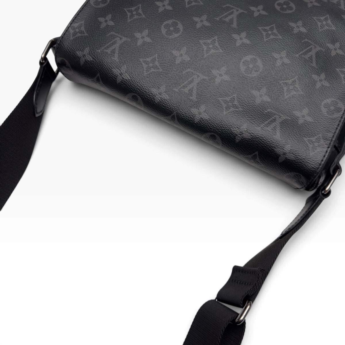 LOUIS VUITTON DISTRICT MESSENGER BAG MONOGRAM ECLIPSE BLACK PM