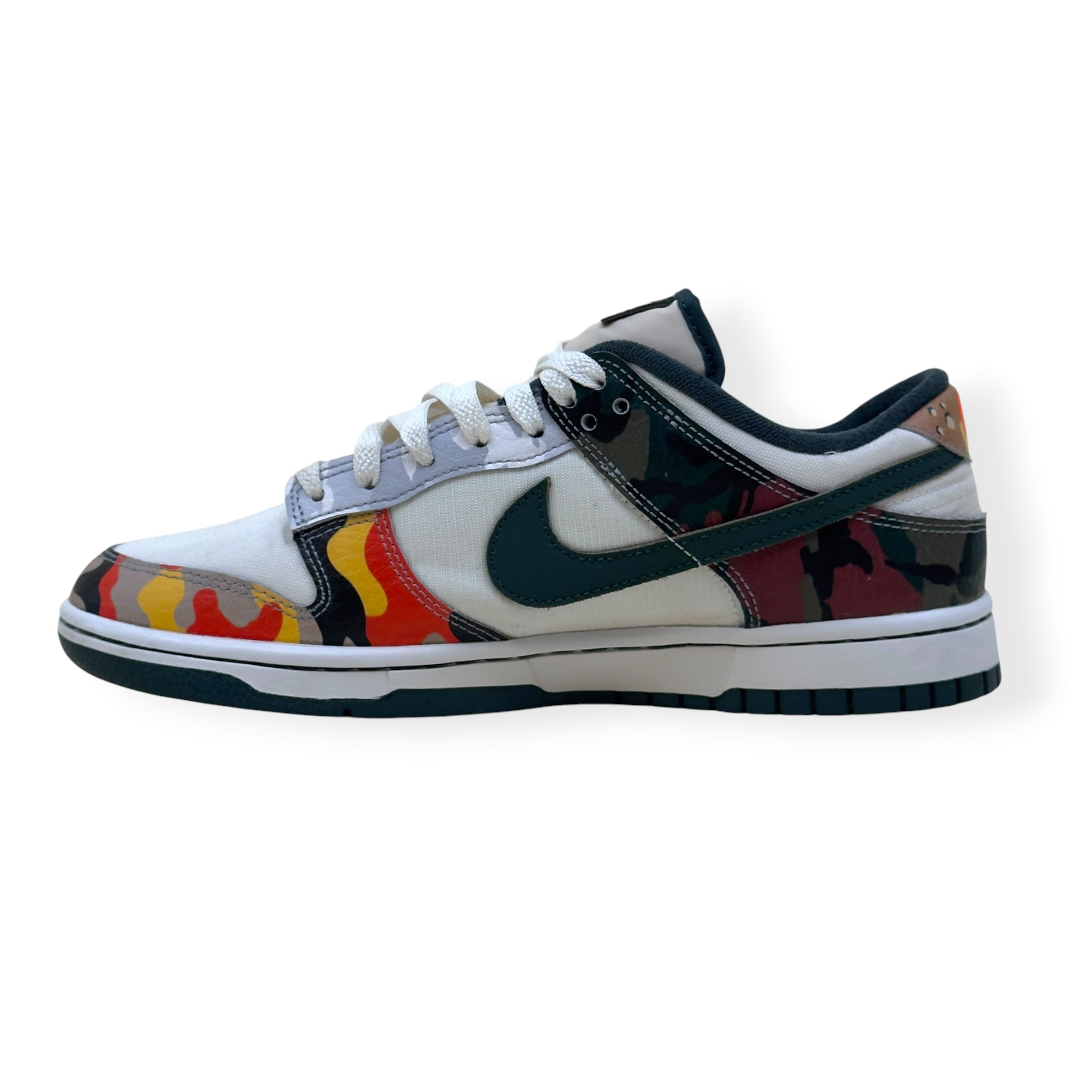 NIKE DUNK LOW-TOP CAMO SNEAKER SAIL / MULTI CAMO UK7