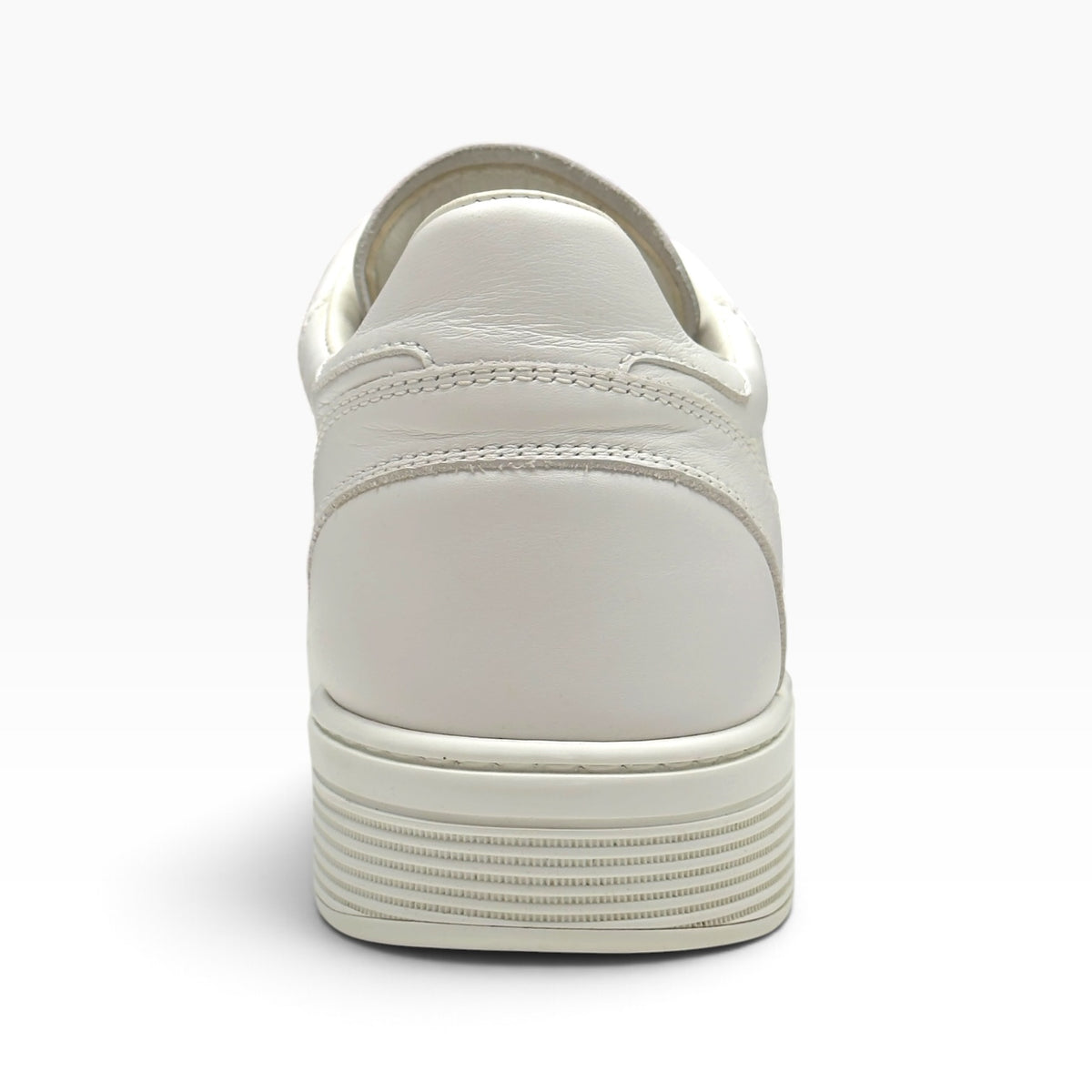 CHANEL CALFSKIN CC LOGO LOW TOP SNEAKER WHITE 43 / UK9
