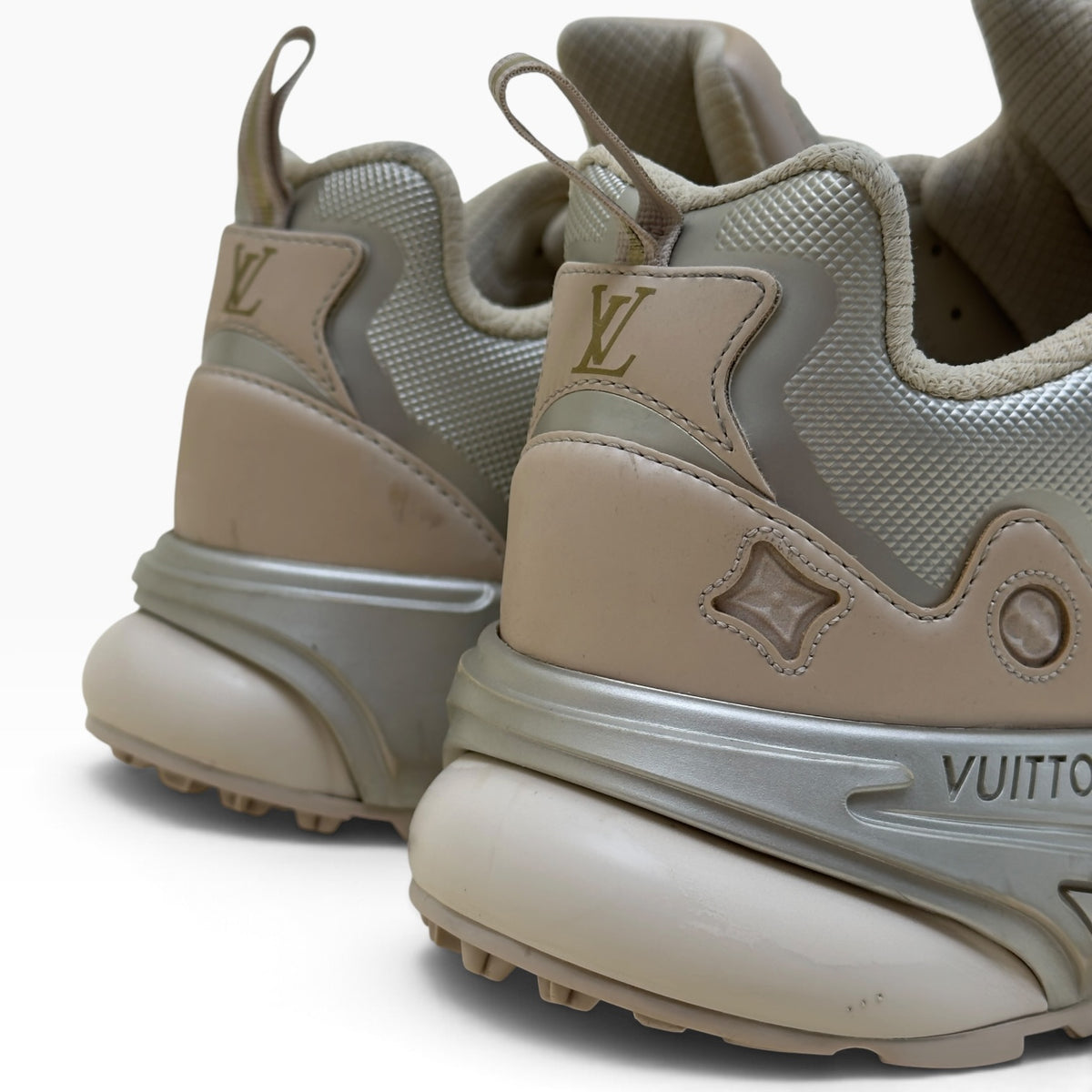 LOUIS VUITTON LV RUNNER TATIC TRAINERS BEIGE SILVER UK8