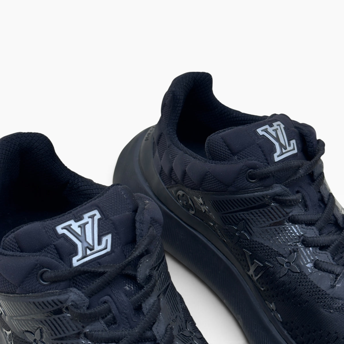 LOUIS VUITTON SHOW UP SNEAKERS BLACK UK9