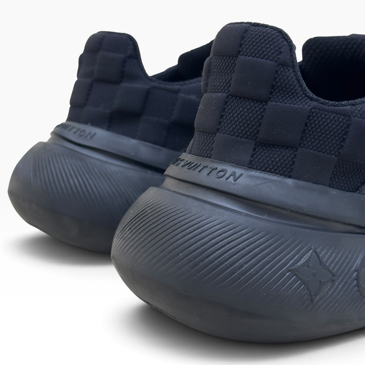 LOUIS VUITTON SHOW UP SNEAKERS BLACK UK9