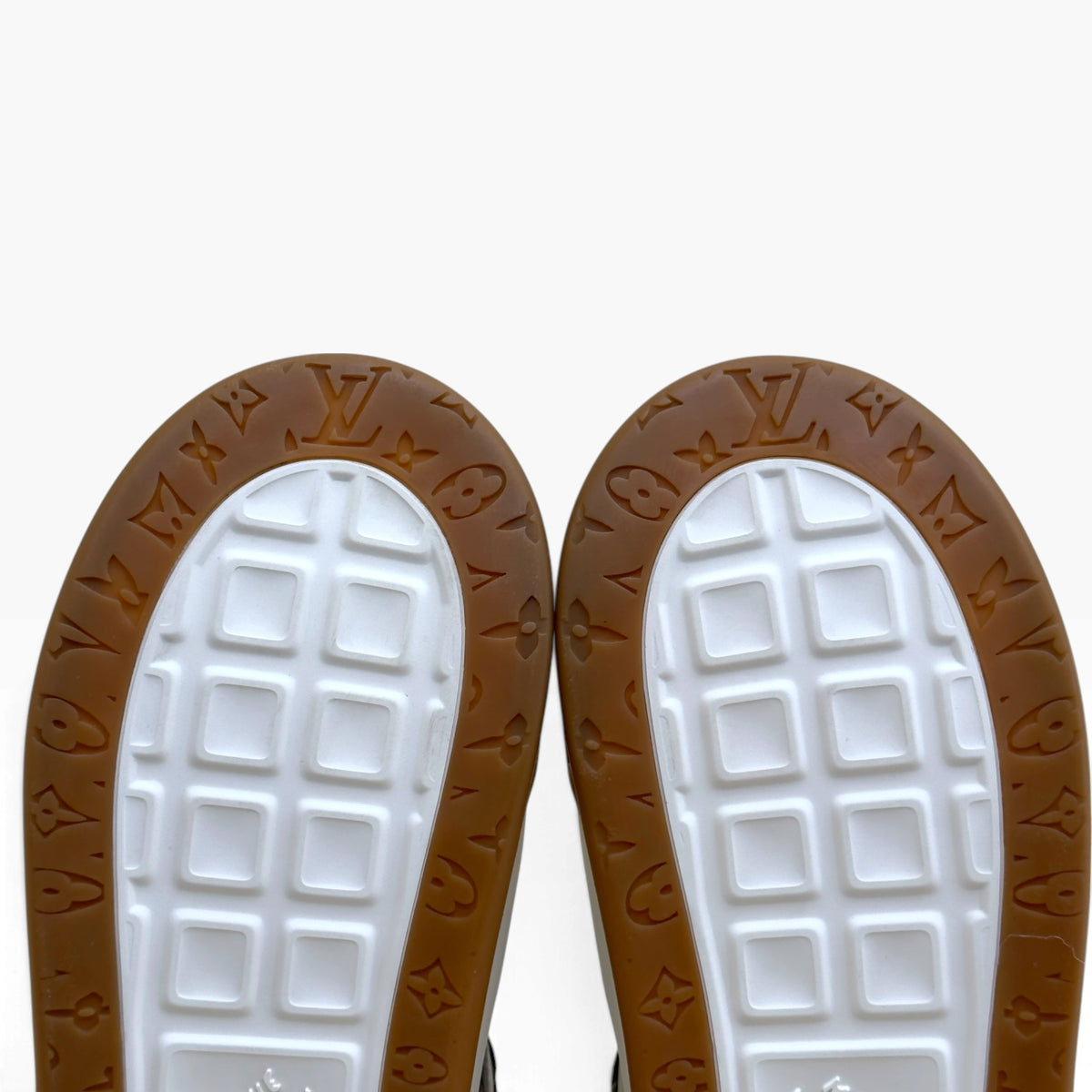LOUIS VUITTON CANVAS MONOGRAM TILTED SNEAKER KHAKI UK10