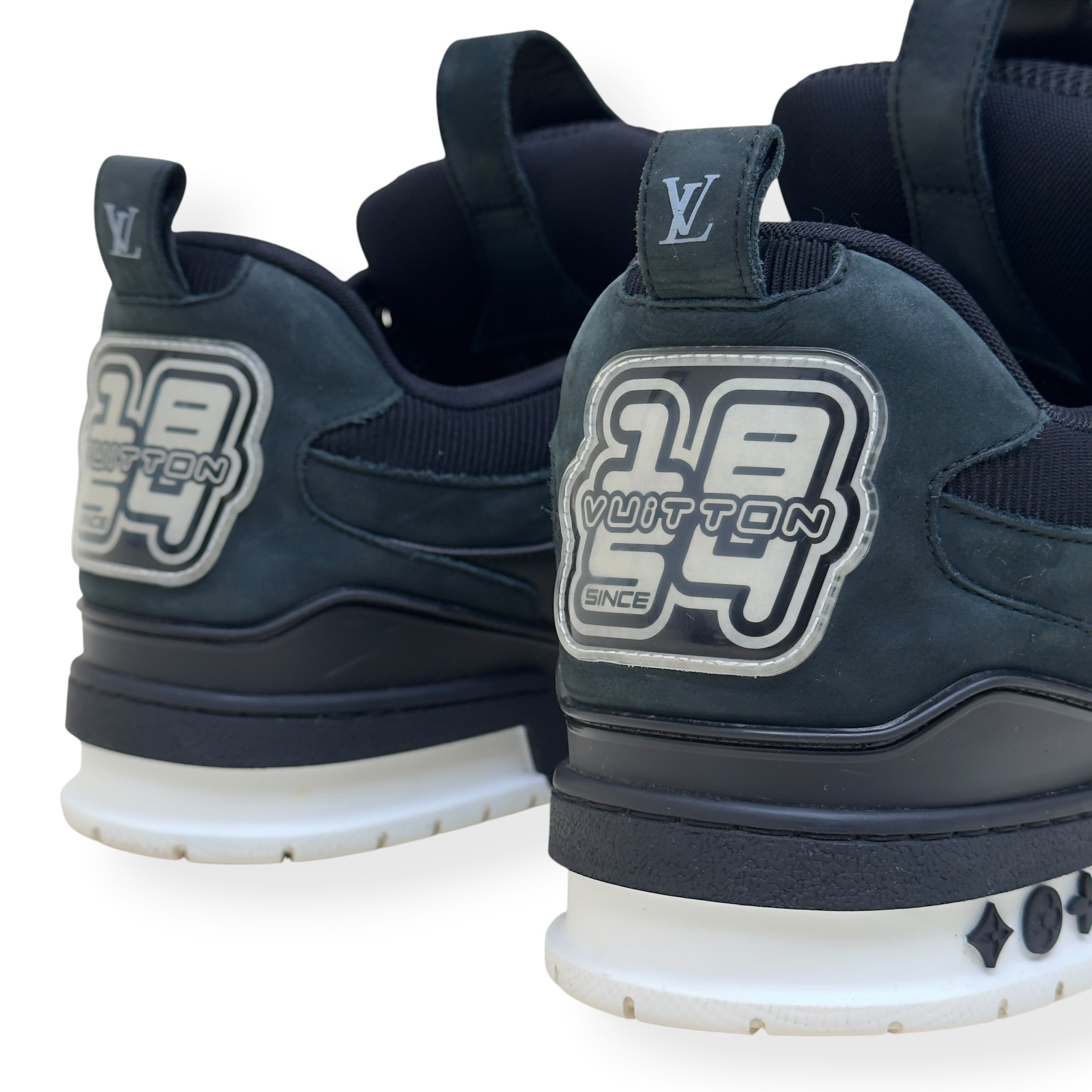 LOUIS VUITTON LV SKATE SNEAKER BLACK / WHITE UK10